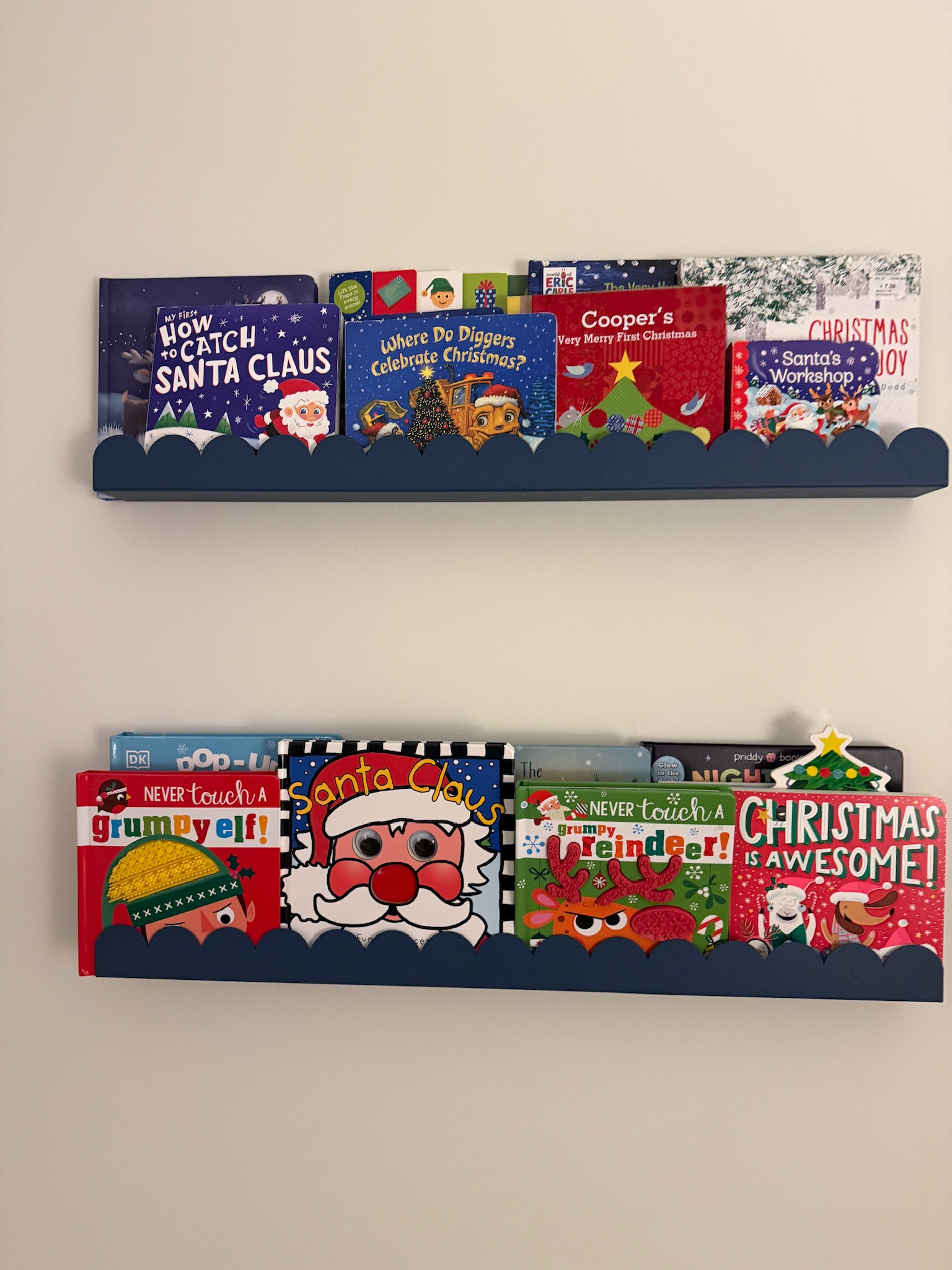 Holiday Christmas book shelf!!

amazon, amazon christmas, christmas books, books, holiday books, book guide, kids books, childrens books, bed time, bed time books, boy mom, Grace White 

 

#LTKHoliday #LTKHome #LTKKids