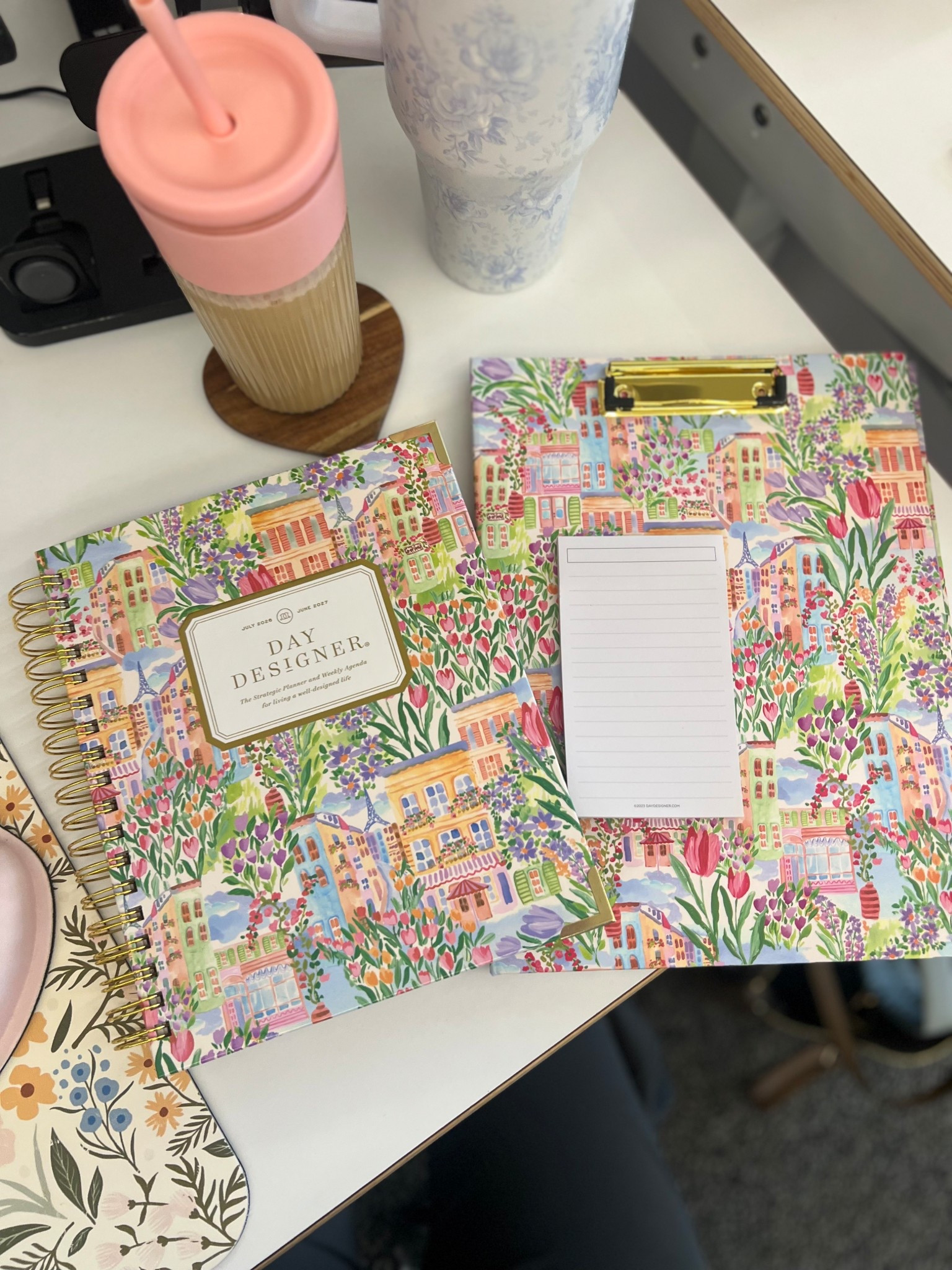 New job, new planner of course! I also love my new clipfolio from day Designer 

#LTKMothersDay #LTKmomlife #LTKWorkwear