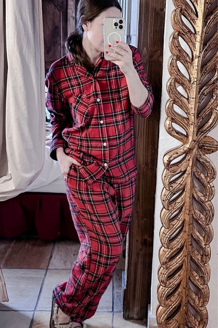 Are you looking for XMAS pajamas?
Io li adoro da indossare per tutto il periodo pre Natale ma anche per tutta la stagione in montagna. Eccone alcuni dei miei preferiti on line ora  da indossare per noi donne ma anche per tutta la famiglia  
#ltkgift

#LTKstyletip #LTKHoliday #LTKover40