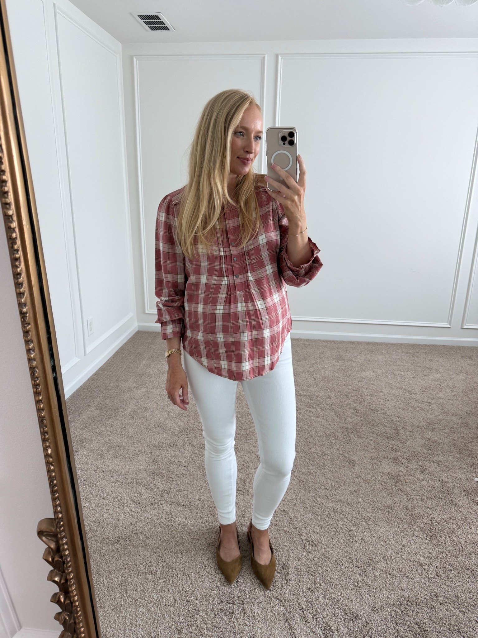 Girly plaid top for fall’ stopped here with white skinny jeans because they’re the only maternity jeans I could find haha. Wearing a small in the top and it’s very bump friendly with some extra flow and length! 

#LTKautumn #LTKBump #LTKWorkwear
