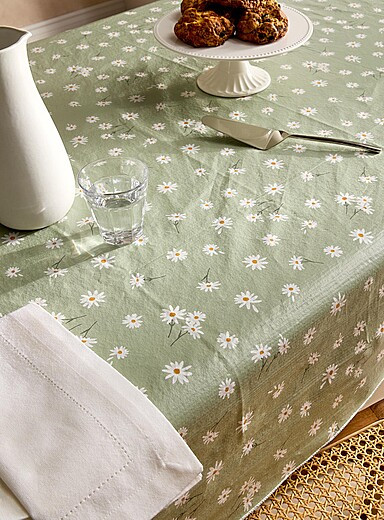 Daisies vinyl tablecloth | Simons