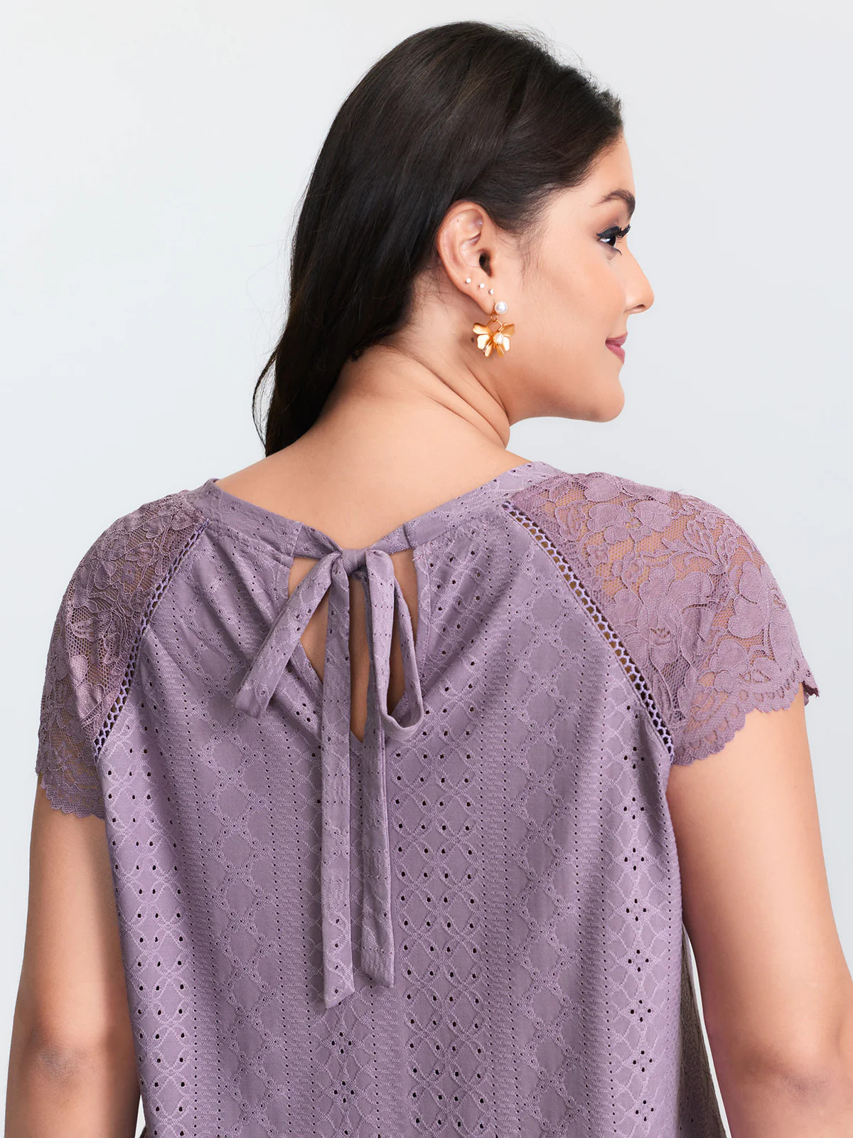 Lace Trim Back-Tie T-Shirt | Bloomchic