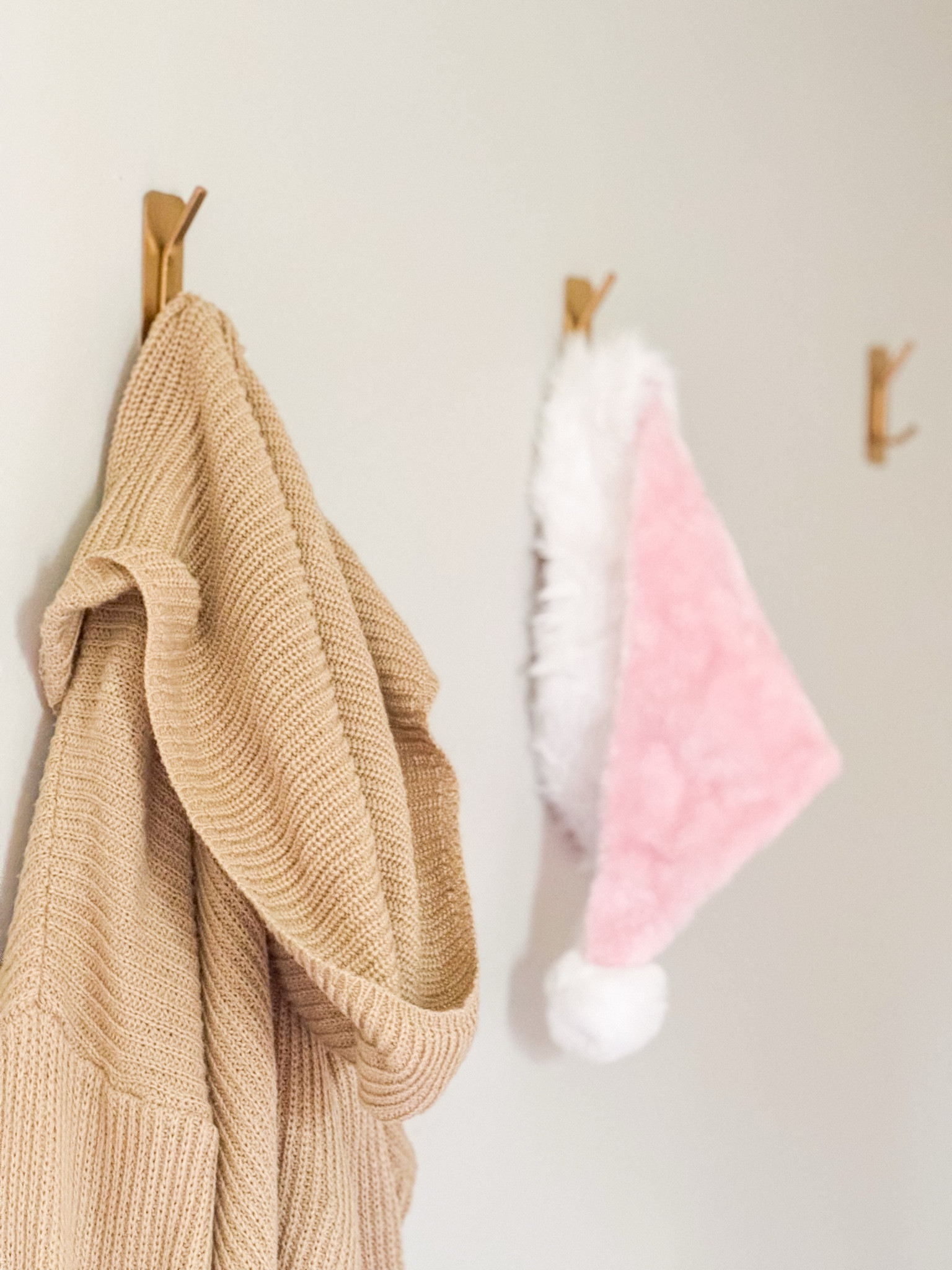 Organization solutions, home organization, home decor, peel and stick, hooks, peel and stick hooks