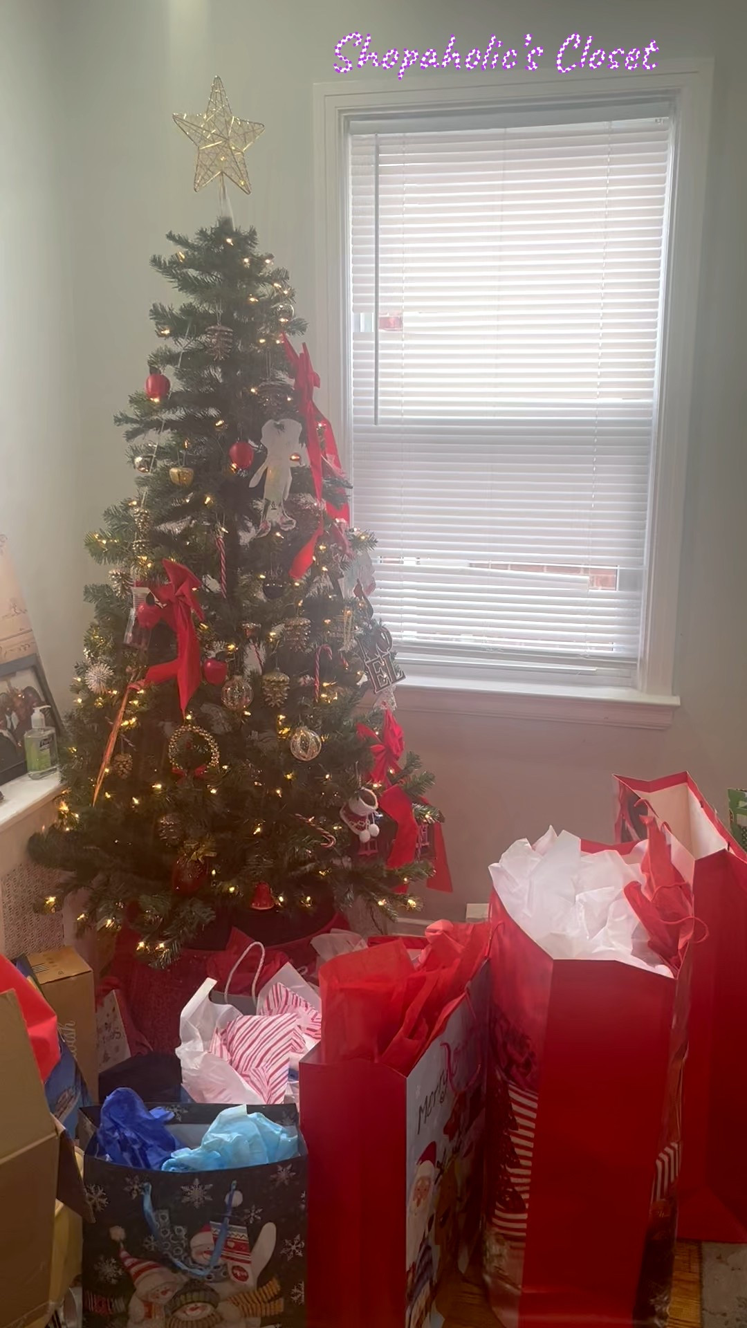 Merry Christmas!

I hope you had a fabulous day with your loved ones.

#shopaholicscloset #shopdeescloset

#LTKHoliday #LTKSeasonal