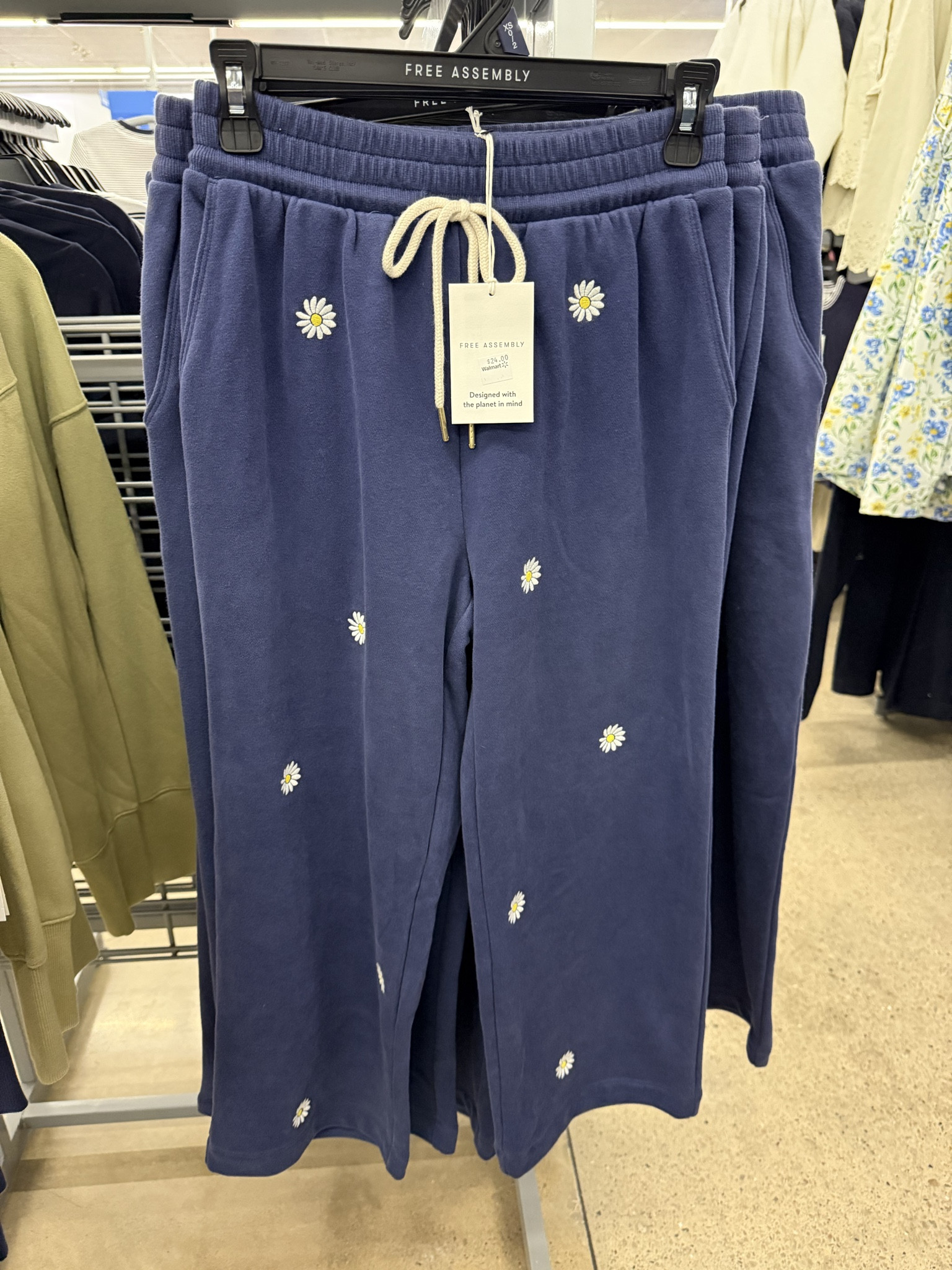 Walmart fashion 
Walmart bags
Women’s tops 
Spring outfits 

#LTKSeasonal #LTKootd