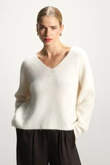 Vera V Neck Sweater | Ivory | Alpaca Blend | JAKI