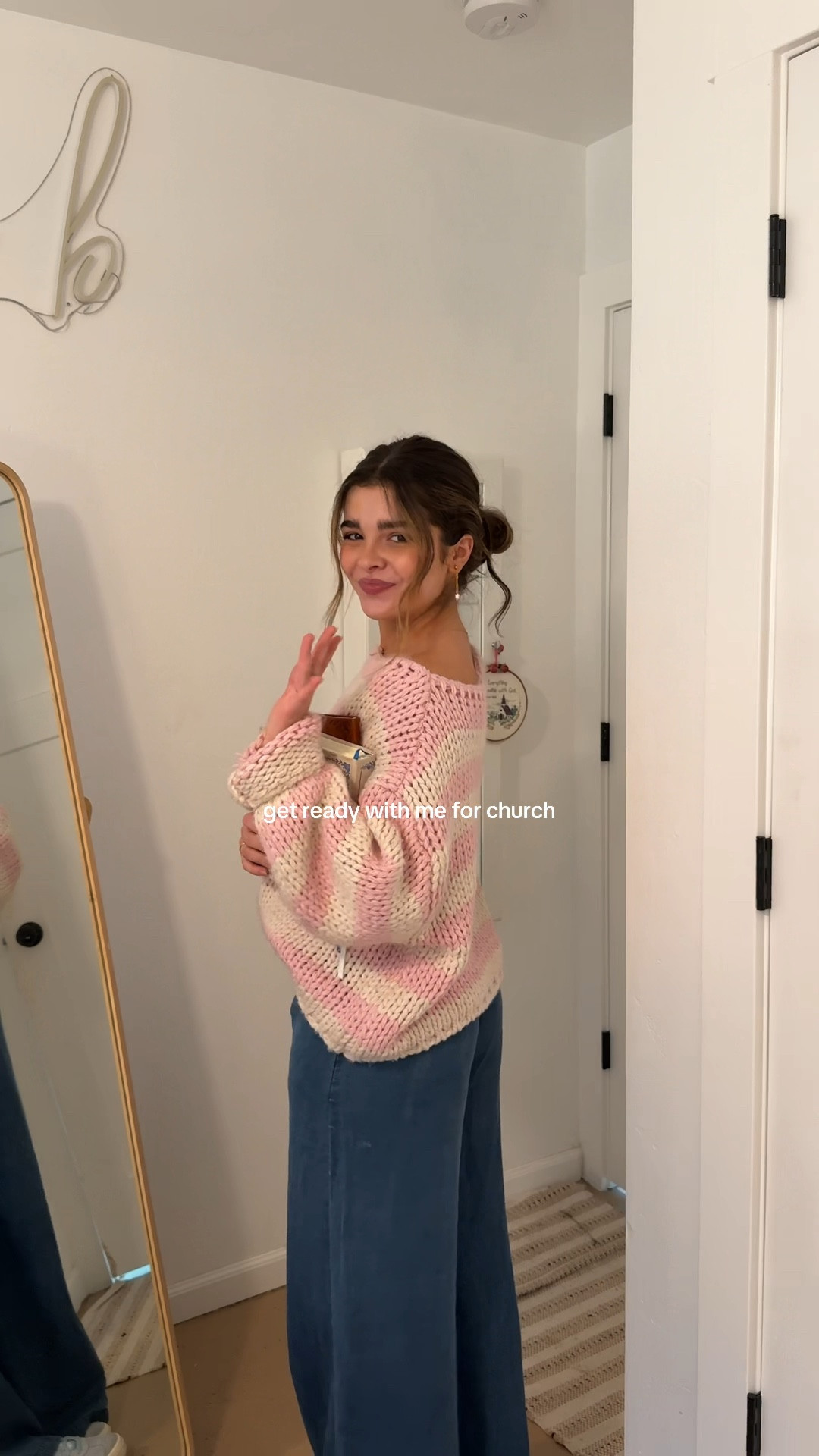 I am wearing a size small in the sweater! I got these linen pants at Hollister, but sadly they don’t sell them anymore so I linked some similar ones!