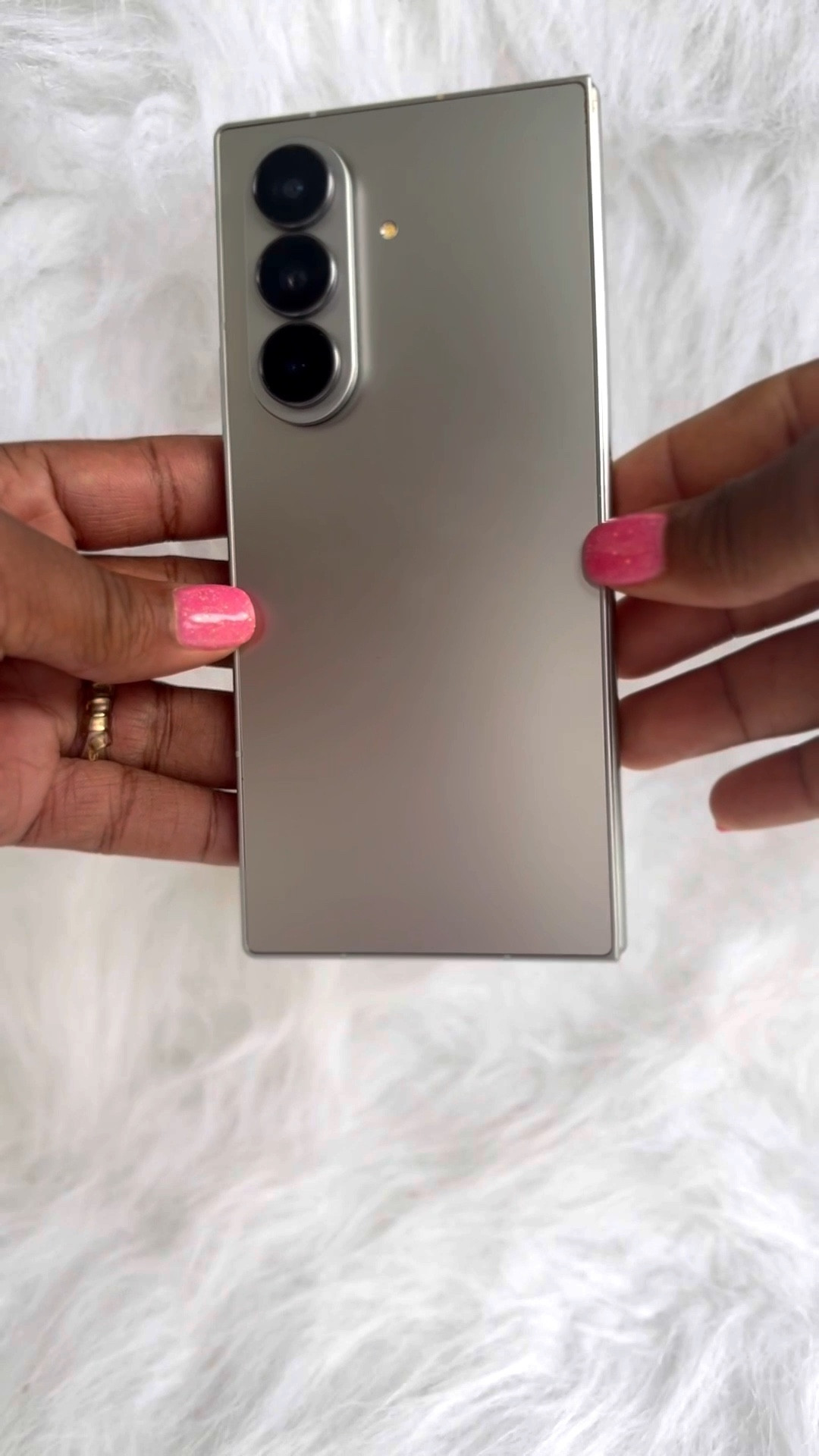 This is the Galaxy Fold 7 . This phone is Genius. A multitasking powerhouse. I absolutely love everything about it. #samsung #phone #newphone 

#LTKStyleTip