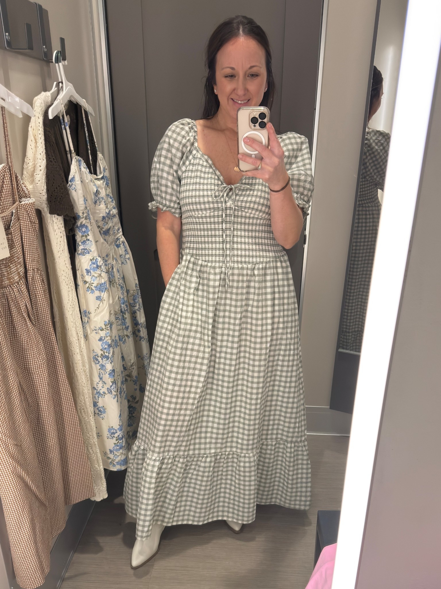 Gingham is having a moment 🤎
This one is effortless and so flattering.


#LTKootd #LTKOver40 #LTKSeasonal