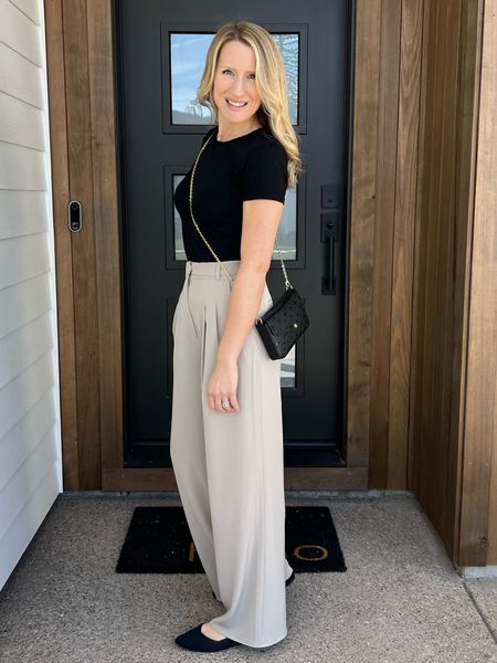 I’m loving these high waisted pleated pants from H&M. They are super comfortable and comes in multiple colors. I’m pairing it with a basic tee.

#LTKstyletip #LTKunder100 #LTKworkwear