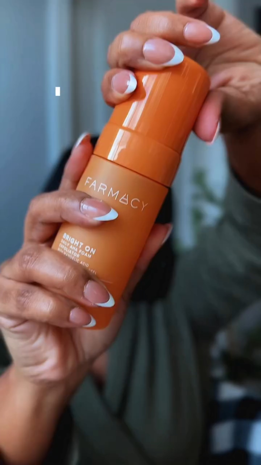 Slow mornings + simple skincare 🤍✨

#skincareroutine #hydration #morningroutine