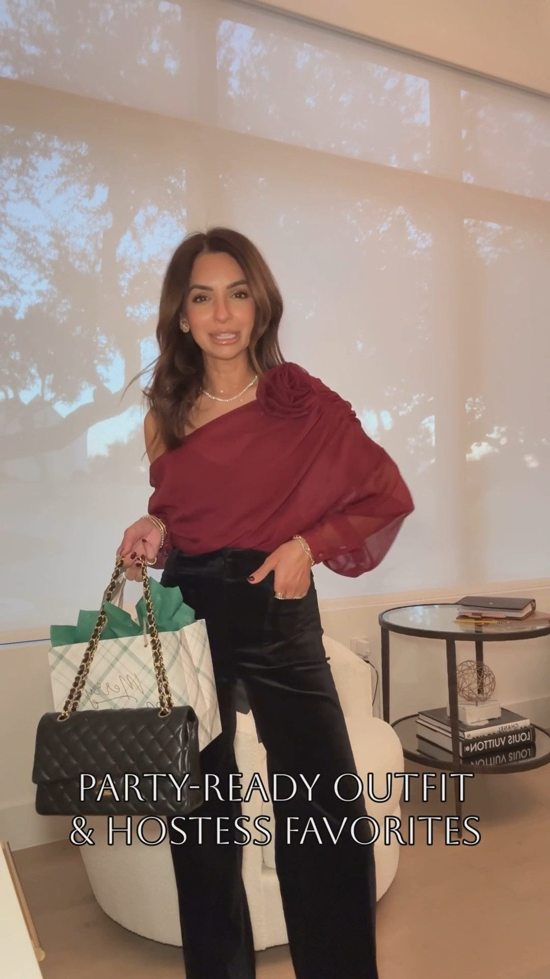 Sharing my favorite festive holiday party outfit again, wearing the xxs top and 24 regular length in pants! I also linked some hostess gifts I love to bring! ❤️✨#LTKHoliday

#LTKGiftGuide