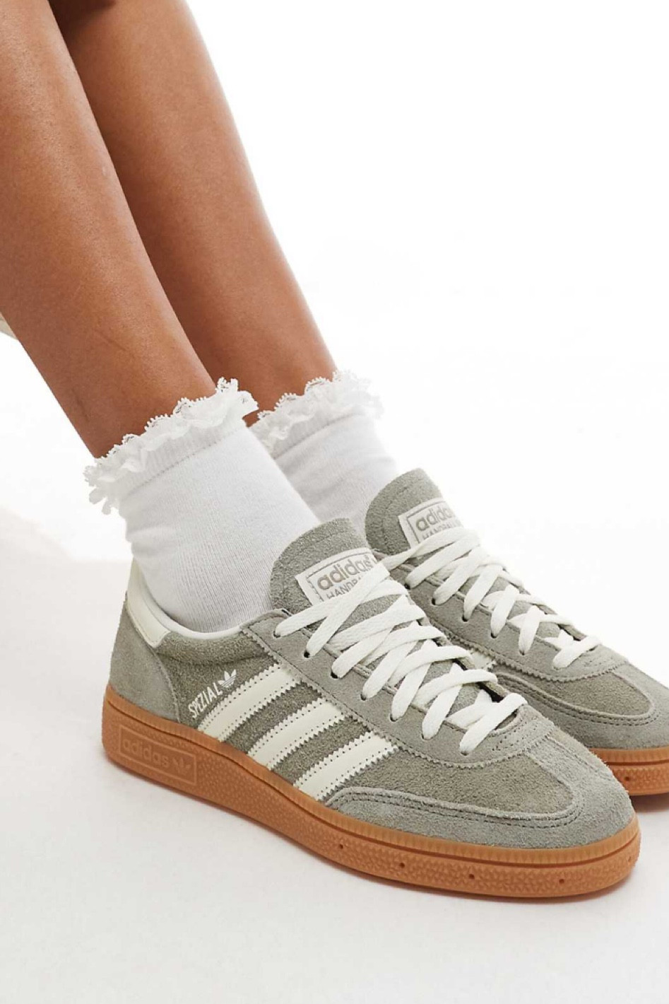 Fall sneakers 

#LTKStyleTip #LTKFindsUnder100