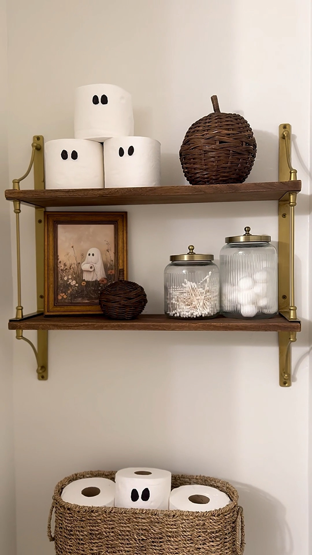 Fall bathroom decor!👀🍂🤎

#LTKSeasonal #LTKHome #LTKmomlife