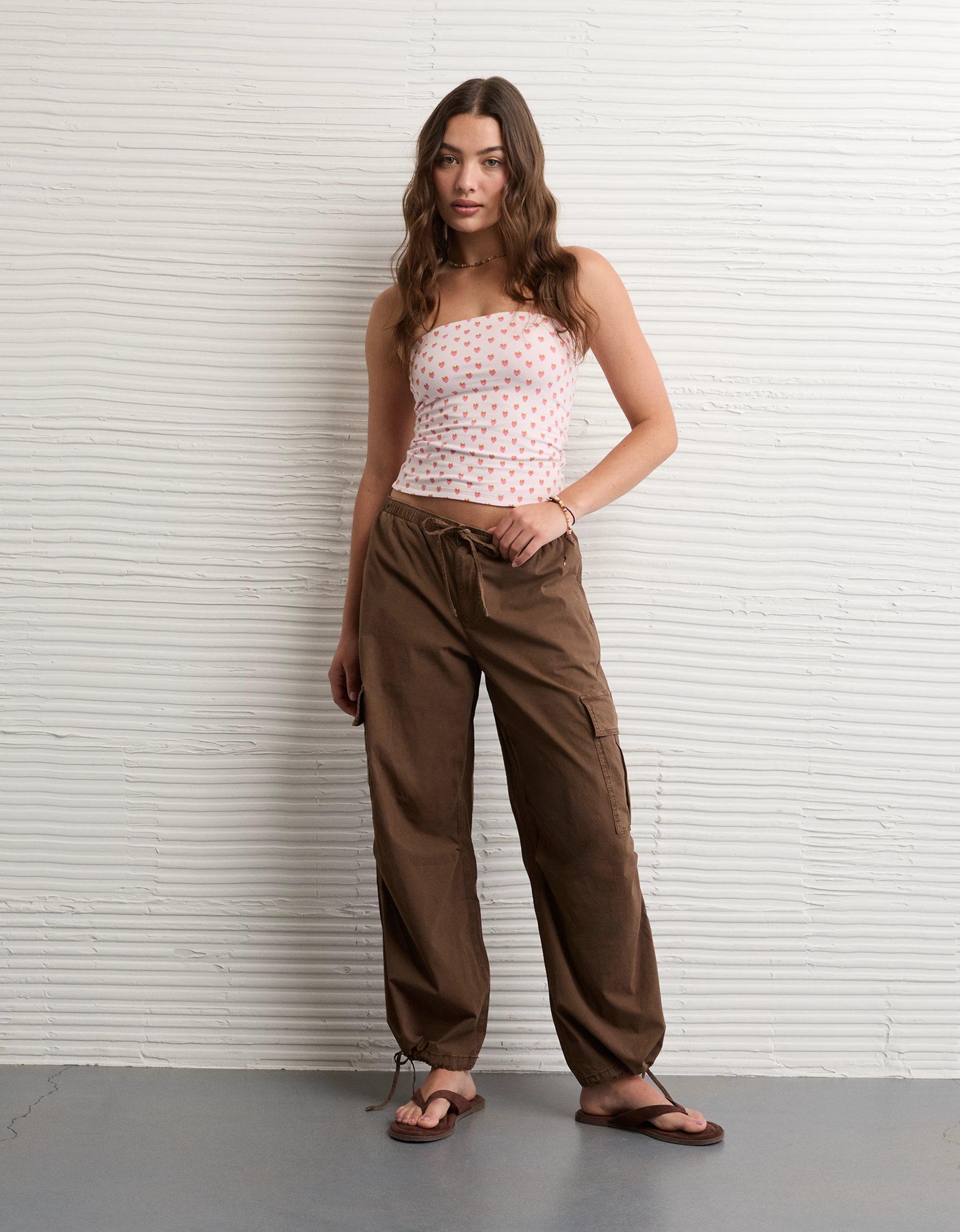 AE Low-Rise Baggy Cargo Parachute Pant | American Eagle Outfitters (US & CA)