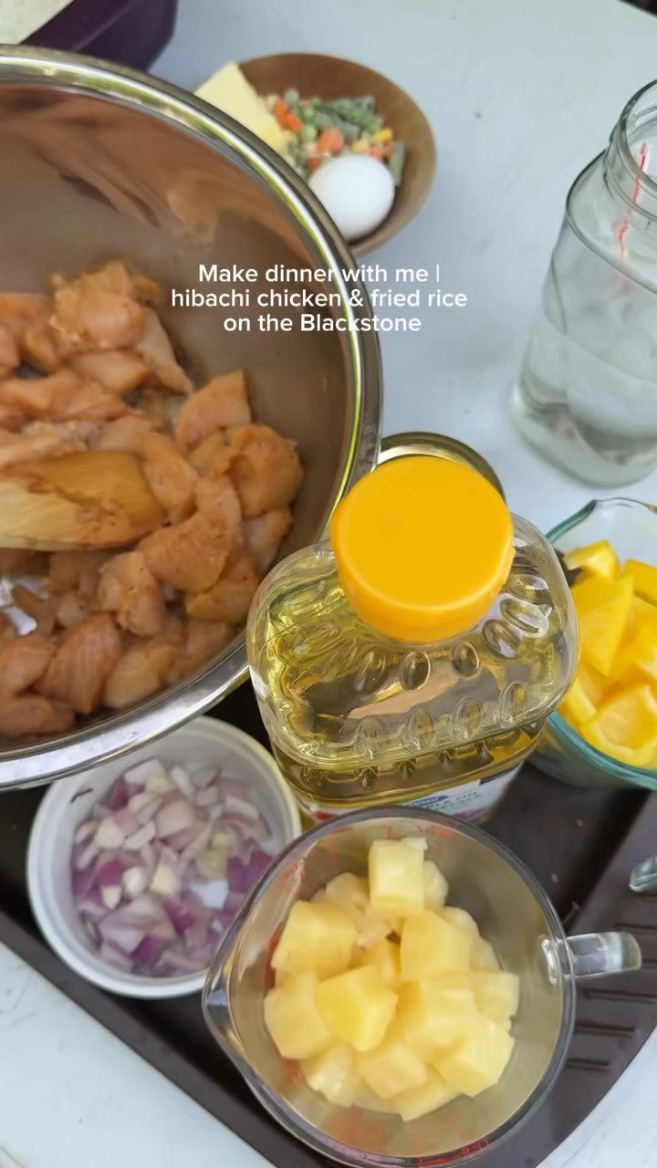 Cook dinner with me 🔥

 Hibachi chicken + fried rice on the Blackstone tonight.

 Looks impressive, comes together easy, and is perfect for feeding a hungry crew while using up what’s in the fridge.

 Good food, cooked outside, and one less dinner to figure out. 

#BlackstoneGriddle #DinnerIdeas #OutdoorCooking #BlackstoneCooking