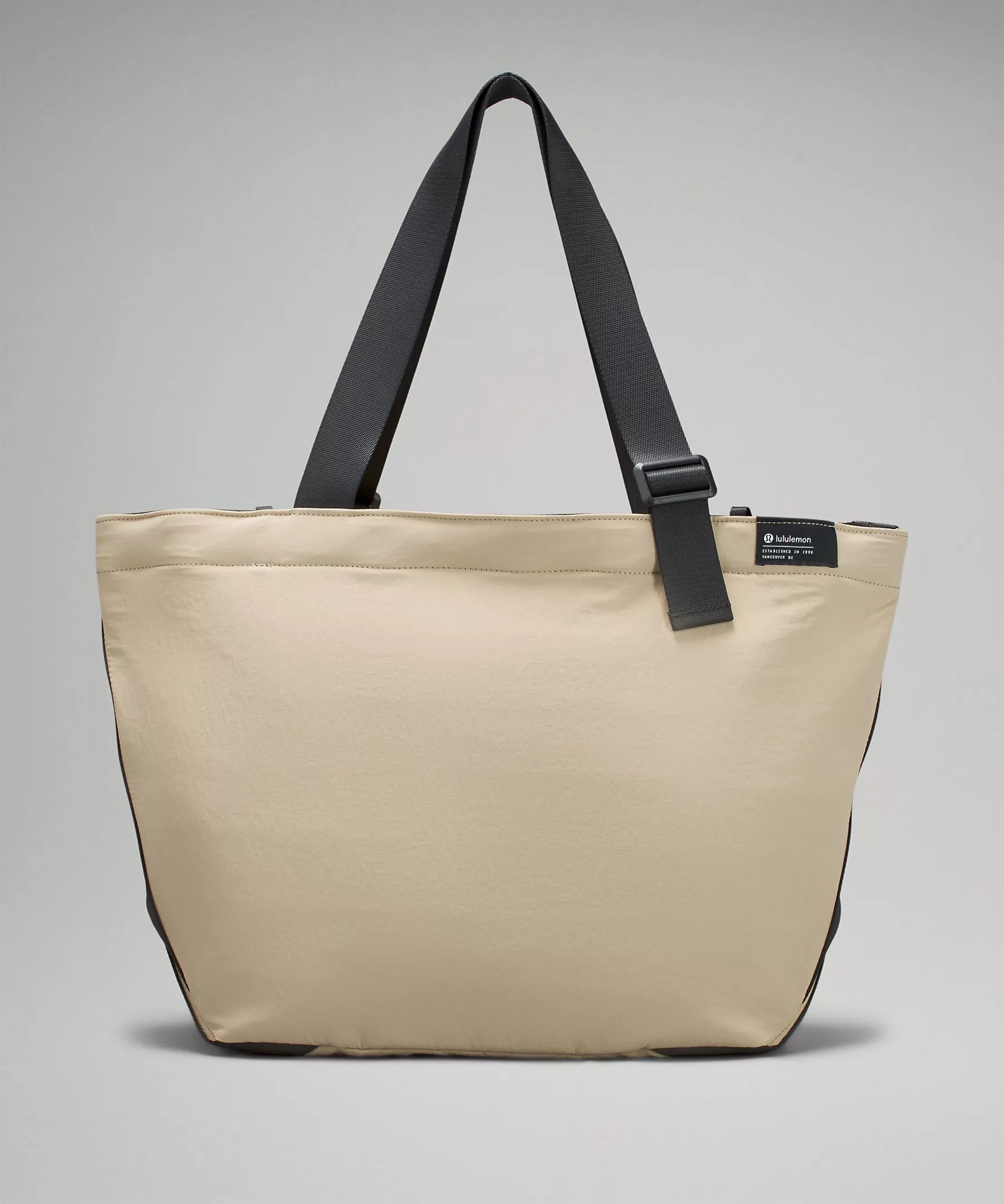 Clean Lines Tote Bag 22L | Lululemon (US)