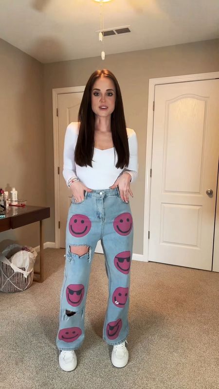 Concert outfit idea/inspiration for Niko Moon featuring smiley face jeans from Feed Me Gems #feedmegems #concertootd

#LTKstyletip #LTKshoecrush