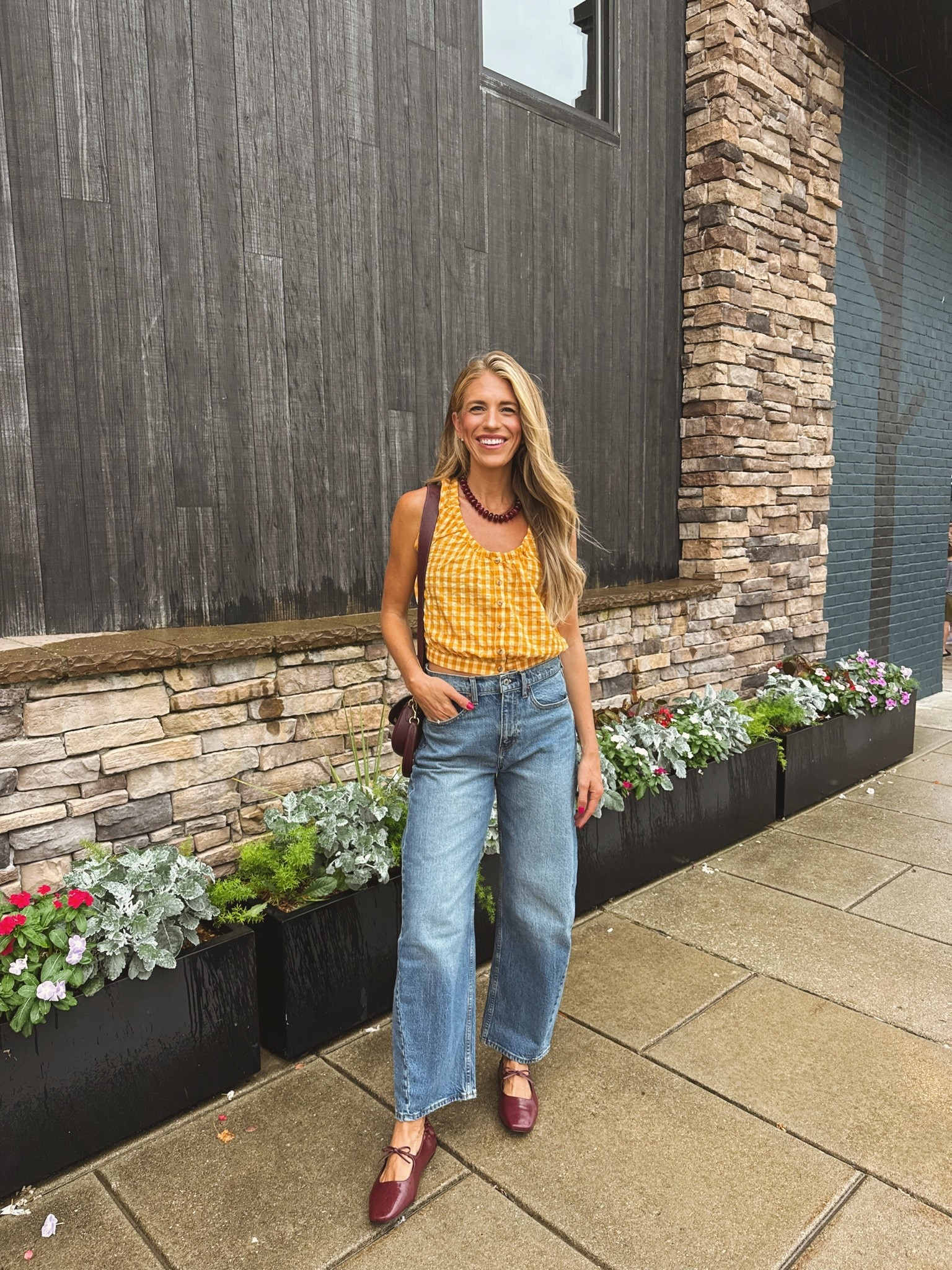 We went to dinner and a movie last night for mom and dad date night. Saw the new Spider-Man and it was so good! I wore this gingham top in size small with these barrel jeans. I’m wearing my true size 27 long in the jeans.



Tall sizes, Long inseam, Abercrombie jeans, Abercrombie denim. @abercrombie

#LTKootd #LTKgrwm #LTKTall