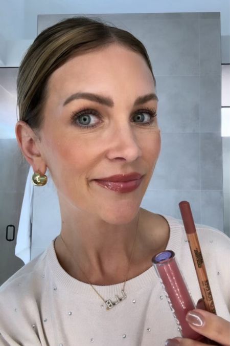 My lip combo is the tower 28 lip gloss and this lip liner - all on sale today at the Sephora saving event!!

Sephora, on sale, beauty favorites, makeup 

#LTKbeauty #LTKfindsunder100 #LTKxSephora