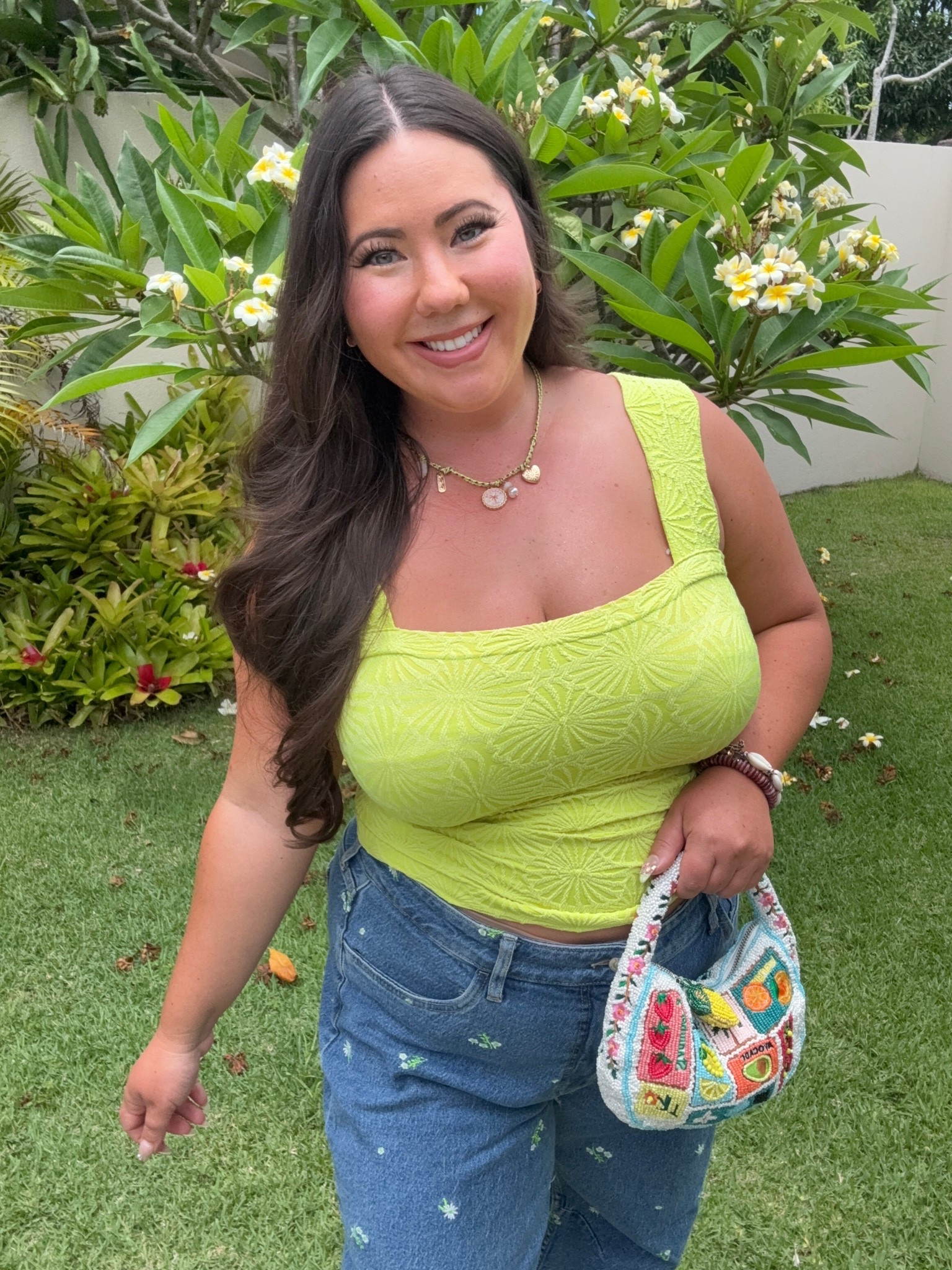 hawaii outfit of the day 🌺


i’m 5’1, 170lbs, 36DD