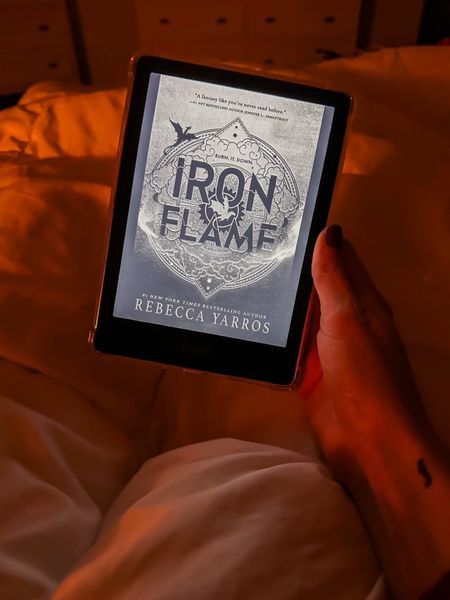 Cozy winter reading - kindle e reader + a great book! 

Iron flame // Amazon kindle // ereader // book themed gifts // gift guide for readers 

#LTKGiftGuide #LTKHoliday #LTKhome