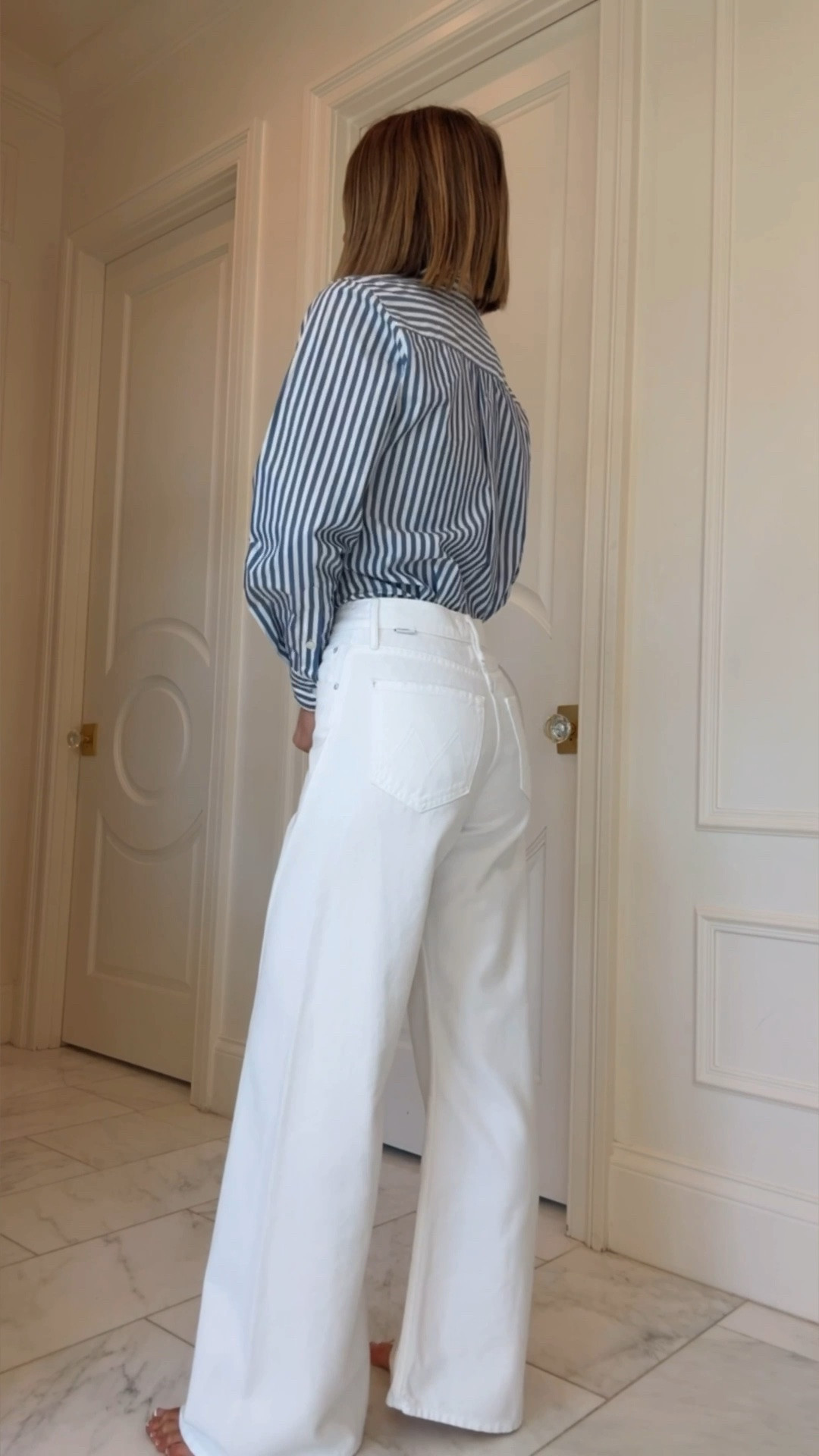 Love these  wide leg jeans for summer. The VIRAL Mother jeans in a new white wash — so good 😍

#LTKsummer #LTKjeans