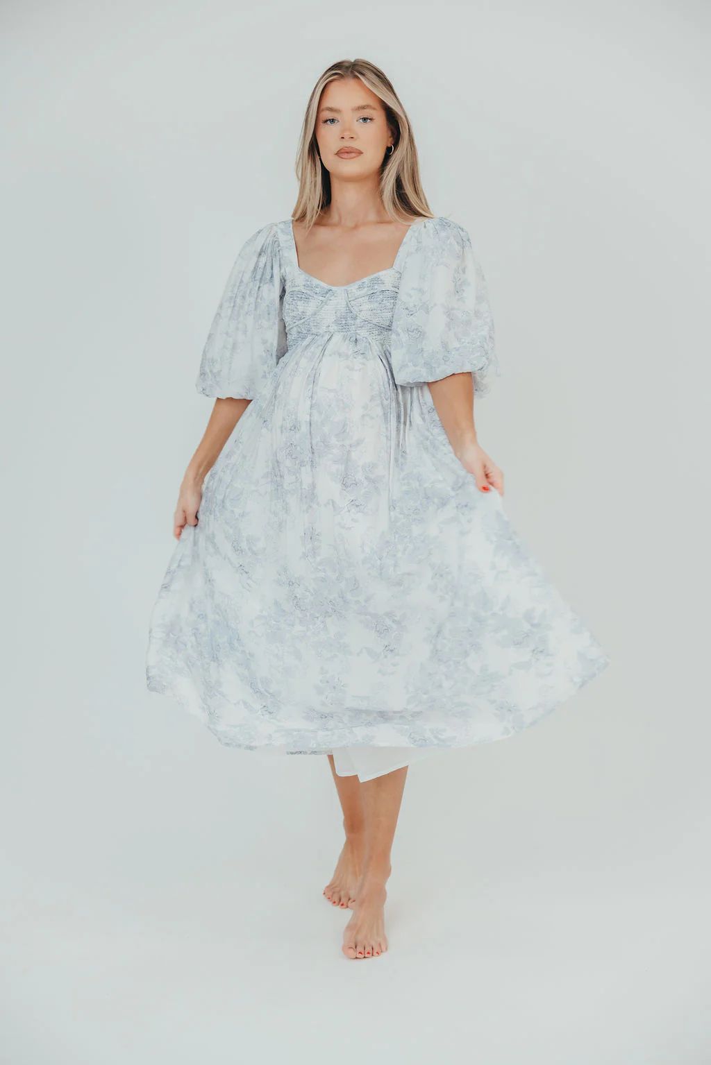 Harlow Maxi Dress in Light Blue Floral - Bump Friendly & Inclusive Siz | Worth Collective