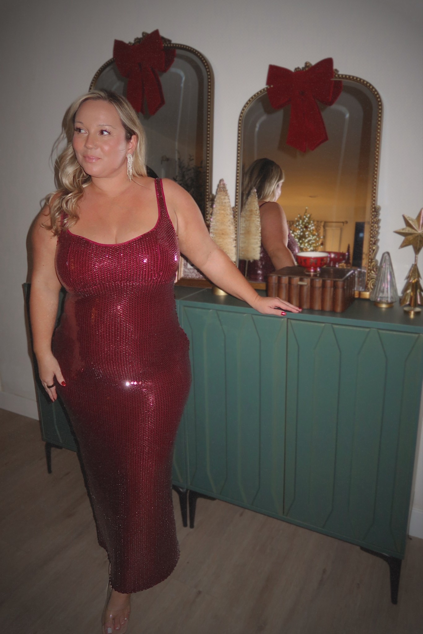 Abercrombie sequin corset dress size LARGE PETITE
This is stunning!!!! 😍 

Holiday dress, party outfit, party dress, cocktail dress, Abercrombie, holiday outfit, Christmas party, Christmas decor, holiday decor, Amazon finds, Amazon home, living room furniture, petite style, NYE outfit, wedding guest dress 

#LTKHoliday #LTKCyberWeek #LTKMidsize