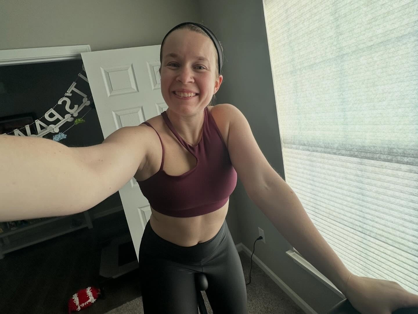 fun top and shiny hiney 🖤 stay warm out there kiddies


bra a Endurance Light High Neck Cut Away Bra from Peloton
leggings are from Koral 🖤

#LTKfitnessgoals #LTKdayinmylife