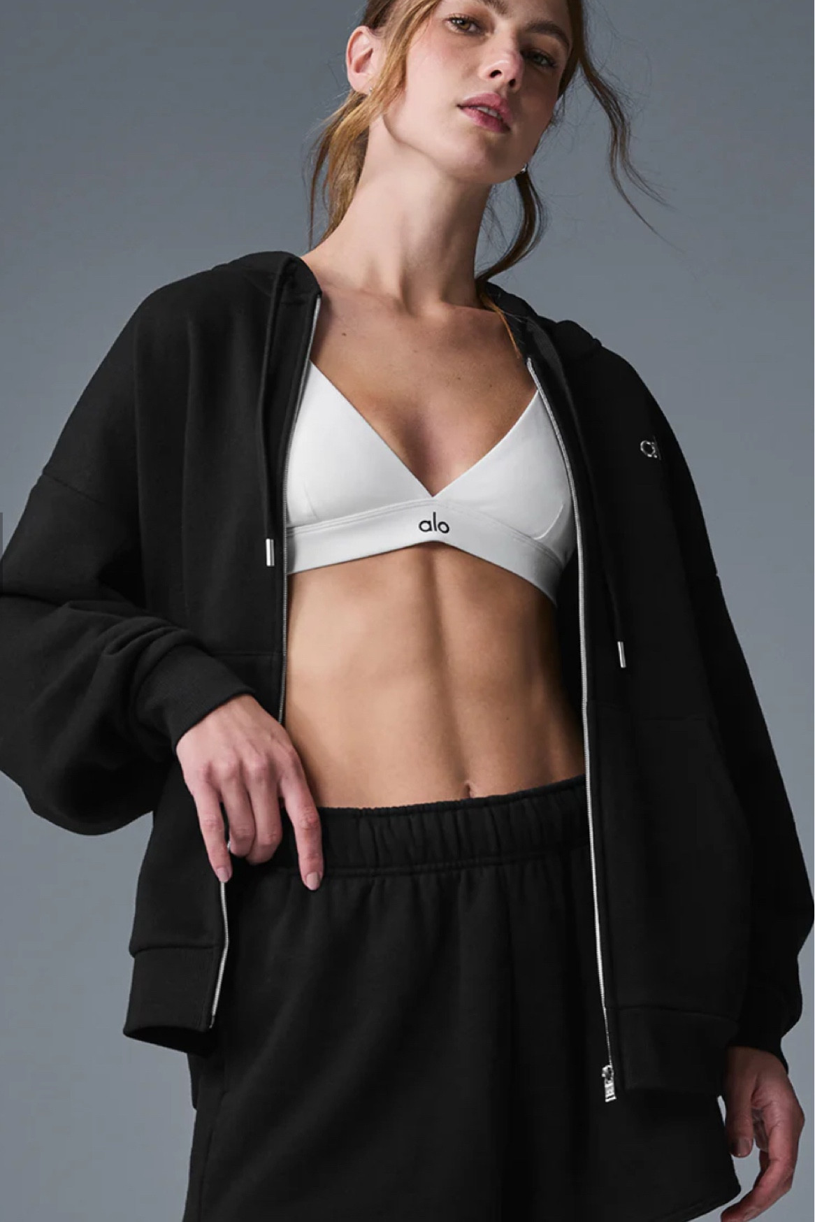 Finally snagged my fav hoodie from alo along with the cutest bra ever, and shorts! Check out the items I snagged. These are truly amazing pieces, the best investment as I literally live in lounge… basically 😍