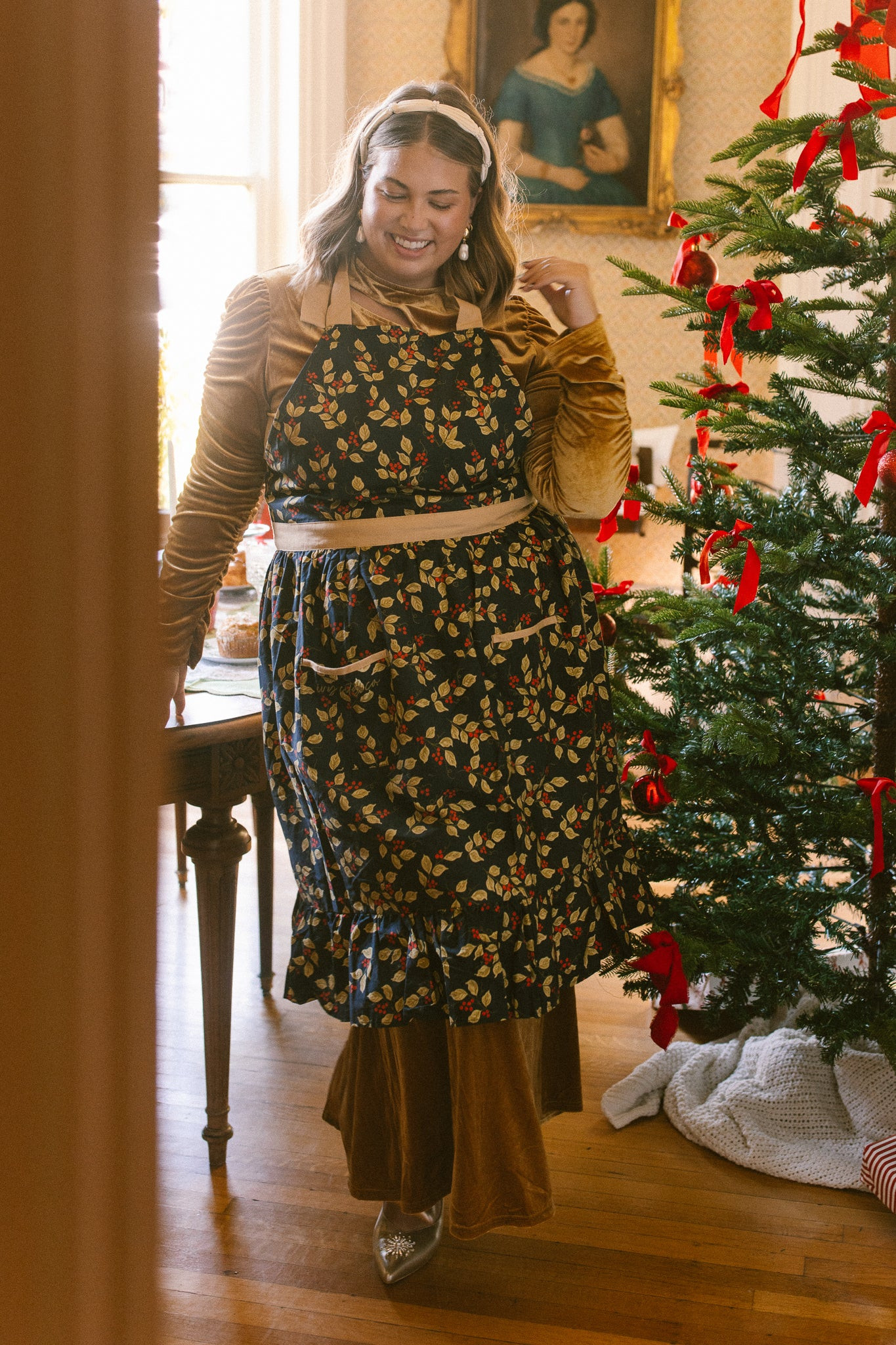 Ivy Apron in Sophia Holly Berry Cotton - FINAL SALE | Ivy City Co