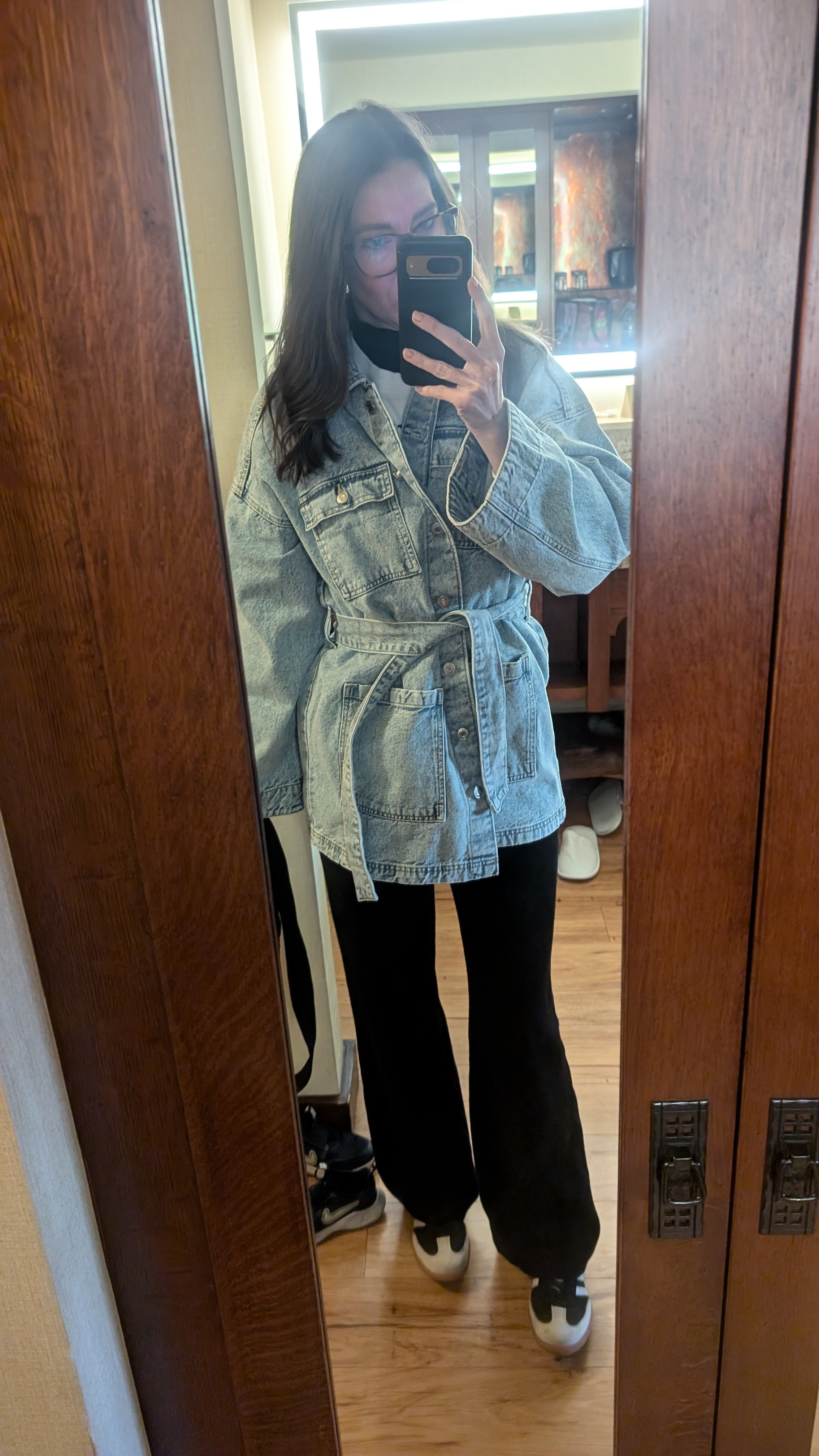 Evening look for Disneyland, Disney world, mom outfit for Disney

Pants:small

#LTKFindsUnder100