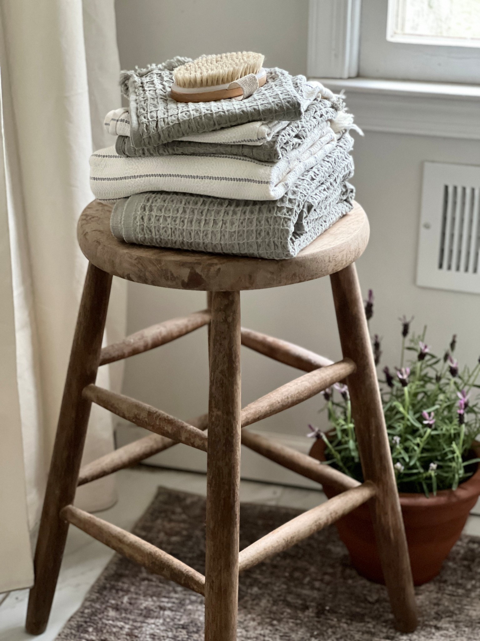 The loomia towel finds! Such beautiful and soft high quality Turkish towels! 

#bathroominspo #vintagemodern #ltkhomefinds #cozybath
