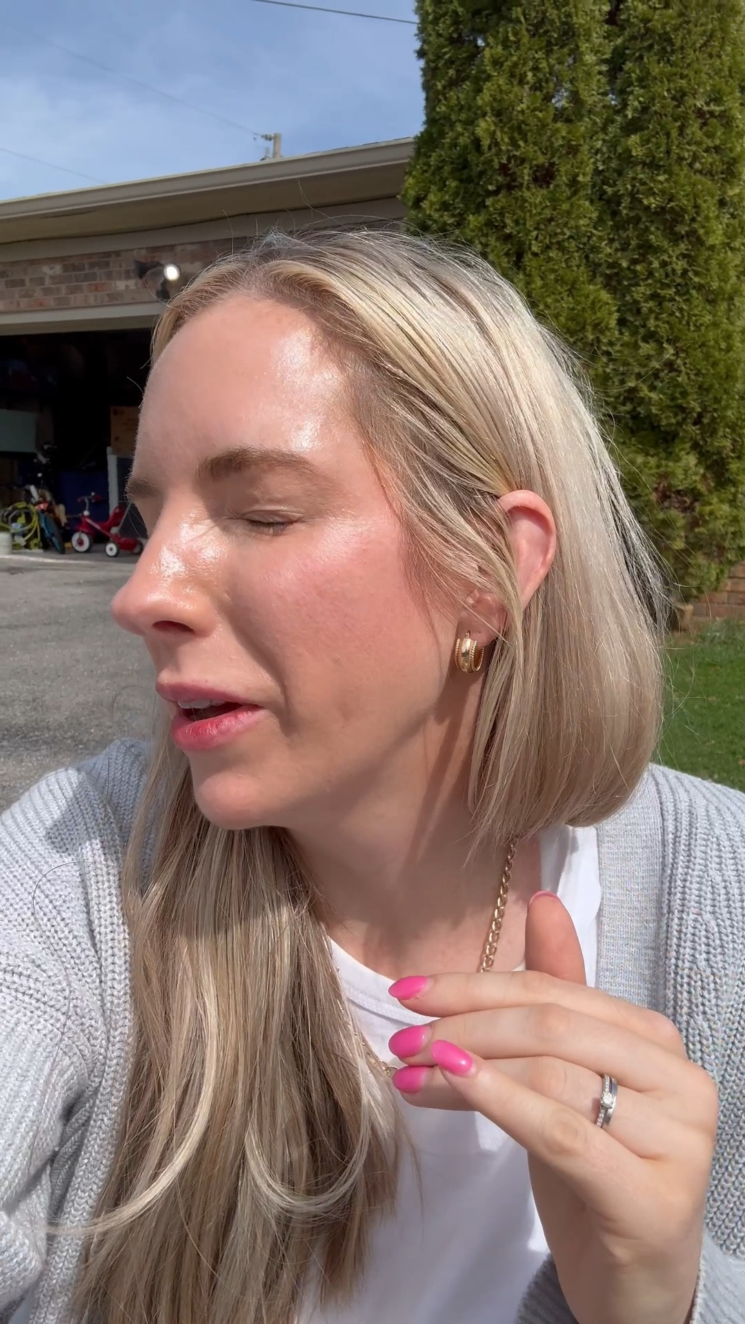 The best setting spray that gives you the most beautiful glow & spf 50!!