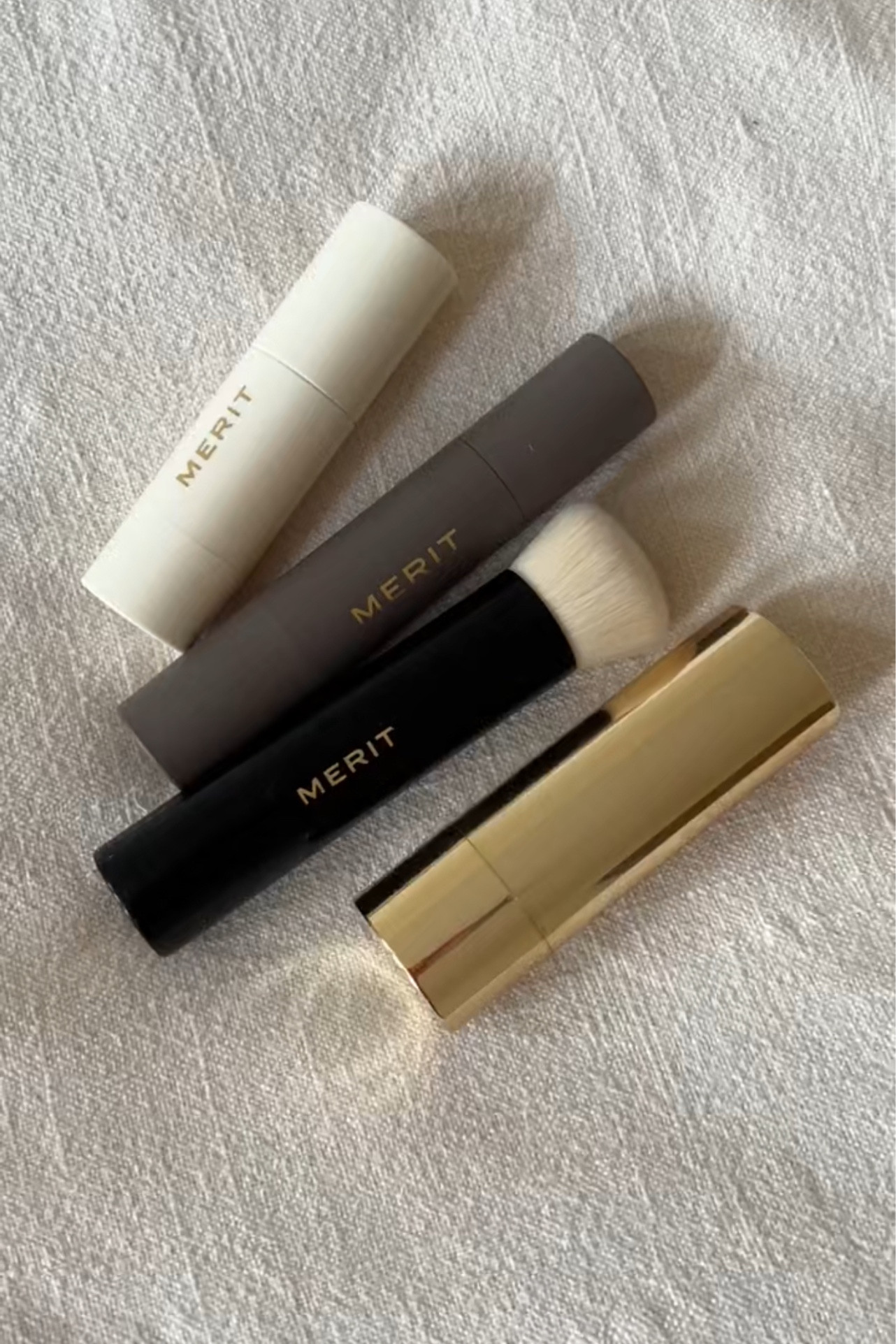 Makeup essentials: MERIT 🫶🏻

Love the highlighter and bronzer  - so smooth and lightweight on your skin!! Linking my faves!!

#LTKfindsunder100 #LTKbeauty #LTKfindsunder50