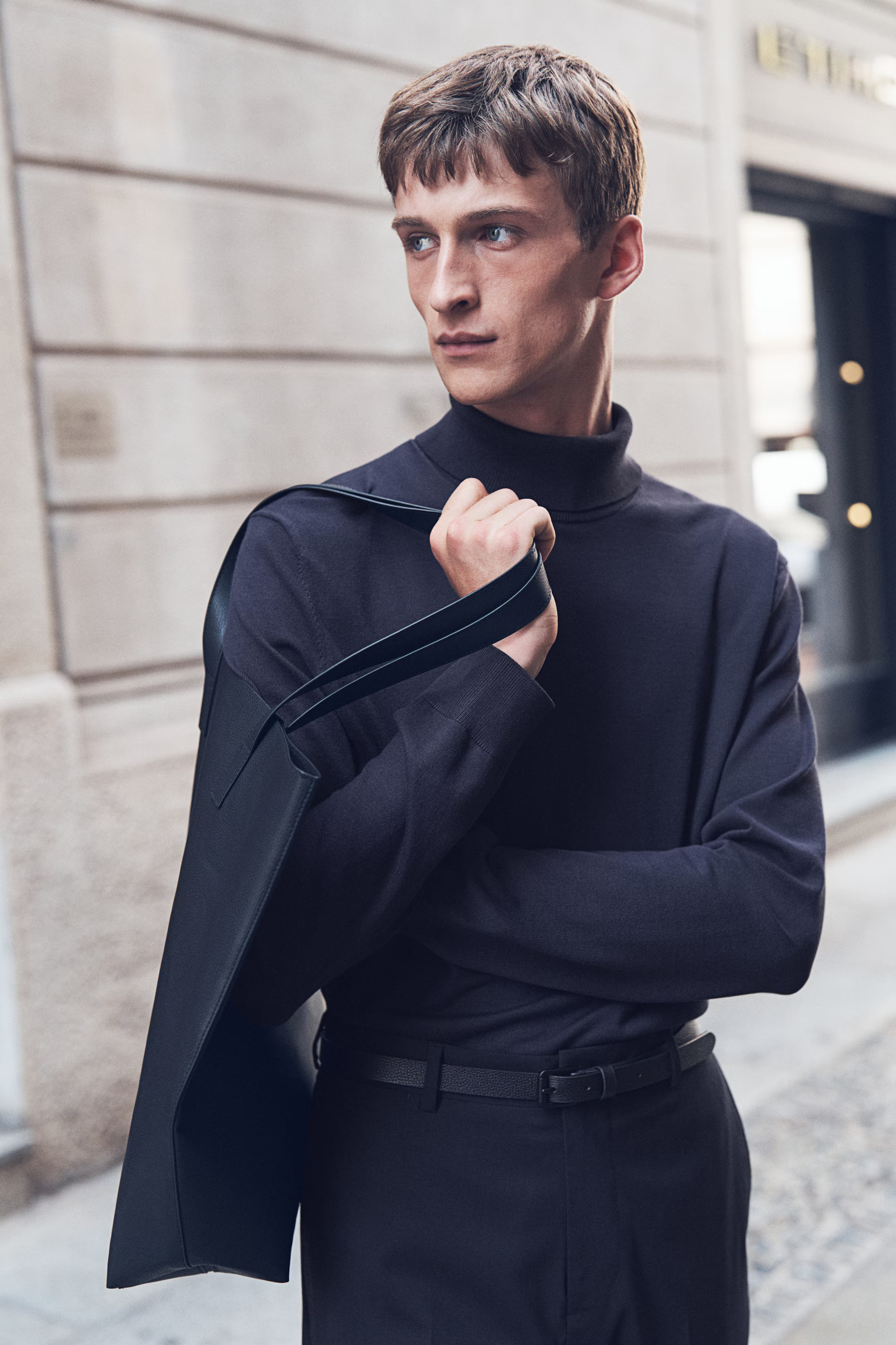 Slim Fit Fine-Knit Turtleneck Sweater | H&M (US + CA)