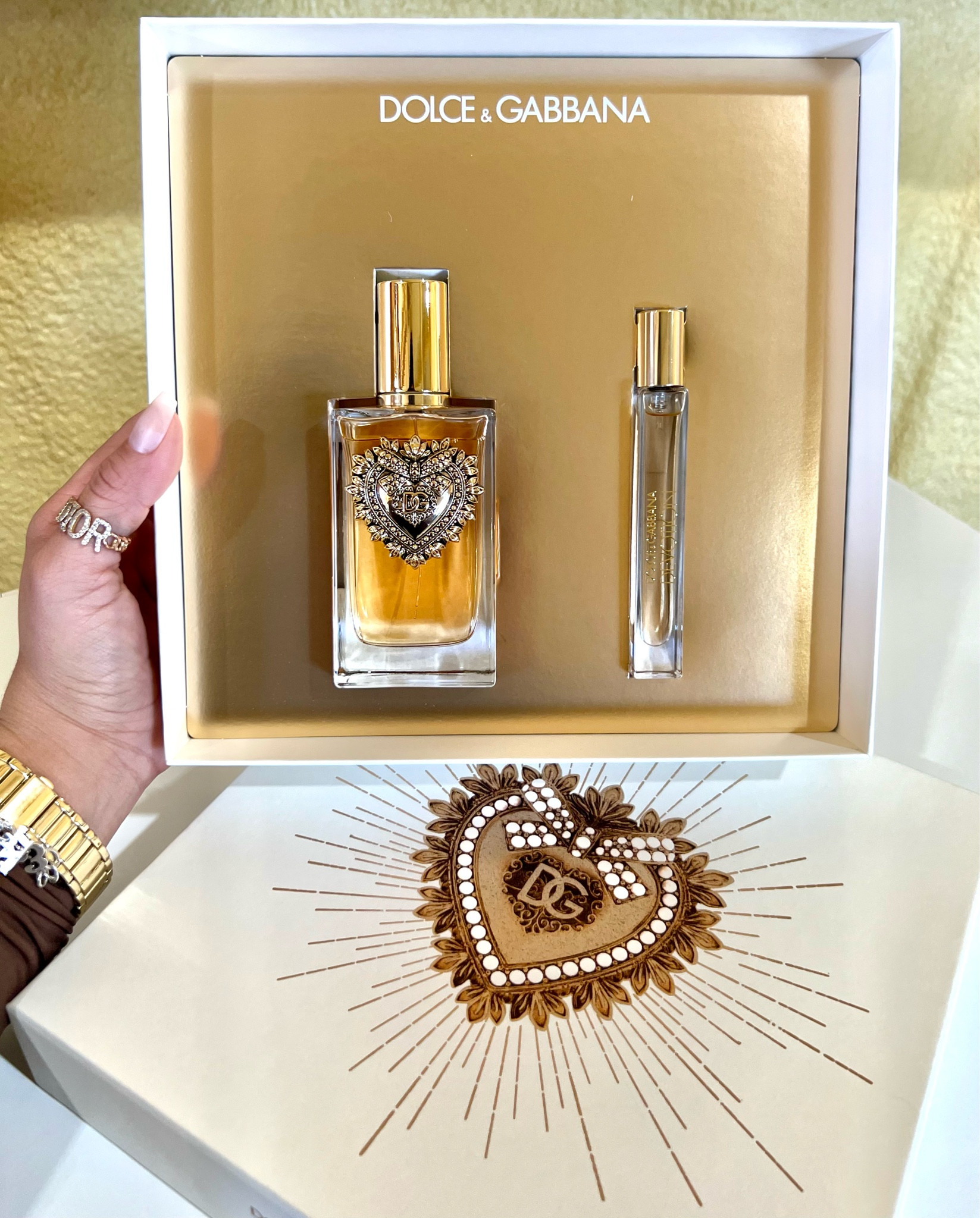 for HER 🤍 HOLIDAY 

#LTKHoliday #LTKGiftGuide #LTKWatchNow