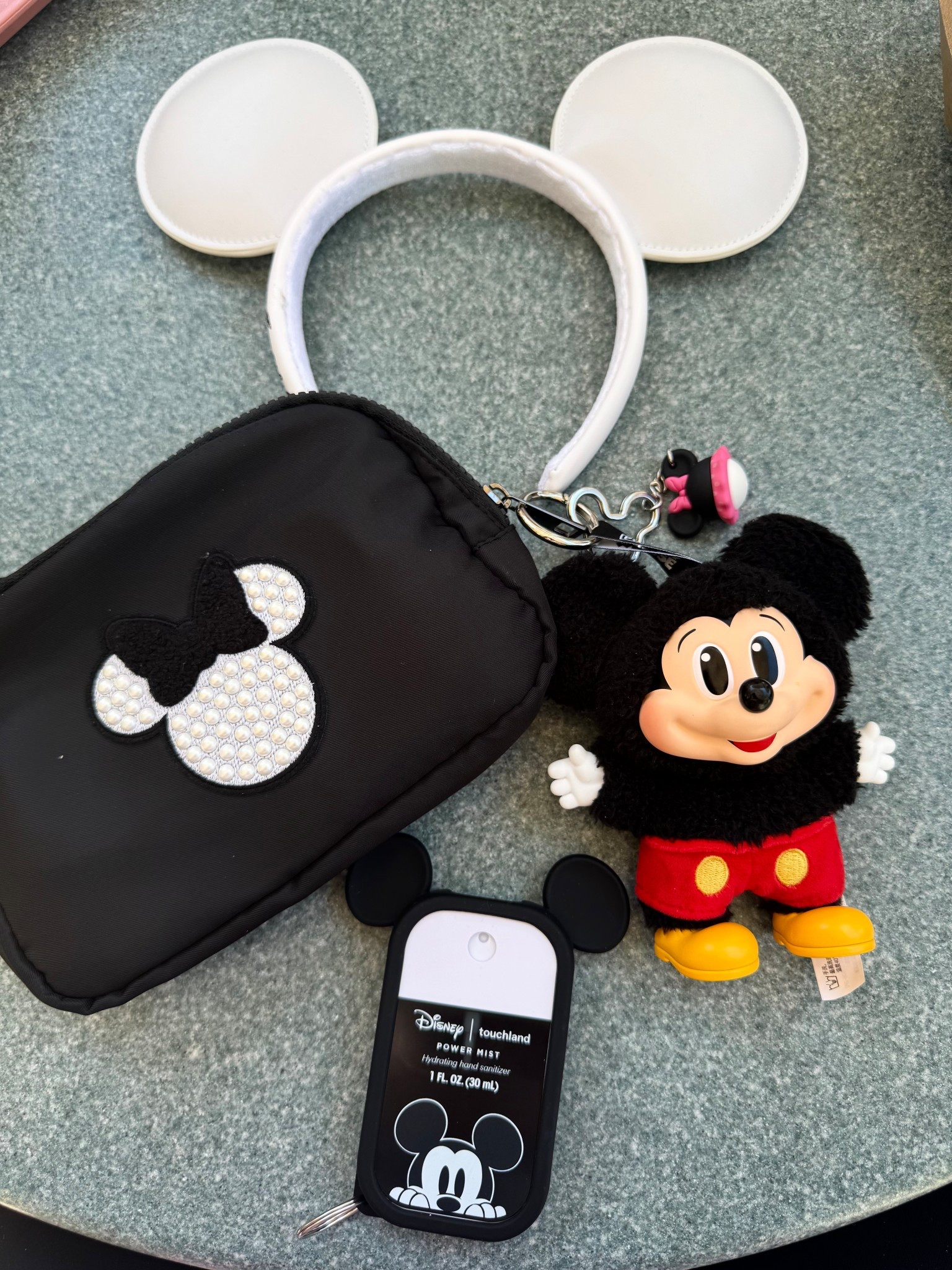 Disney days calls for cute accessories 😍❤️🐭

#LTKTravel #LTKStyleTip #LTKSeasonal