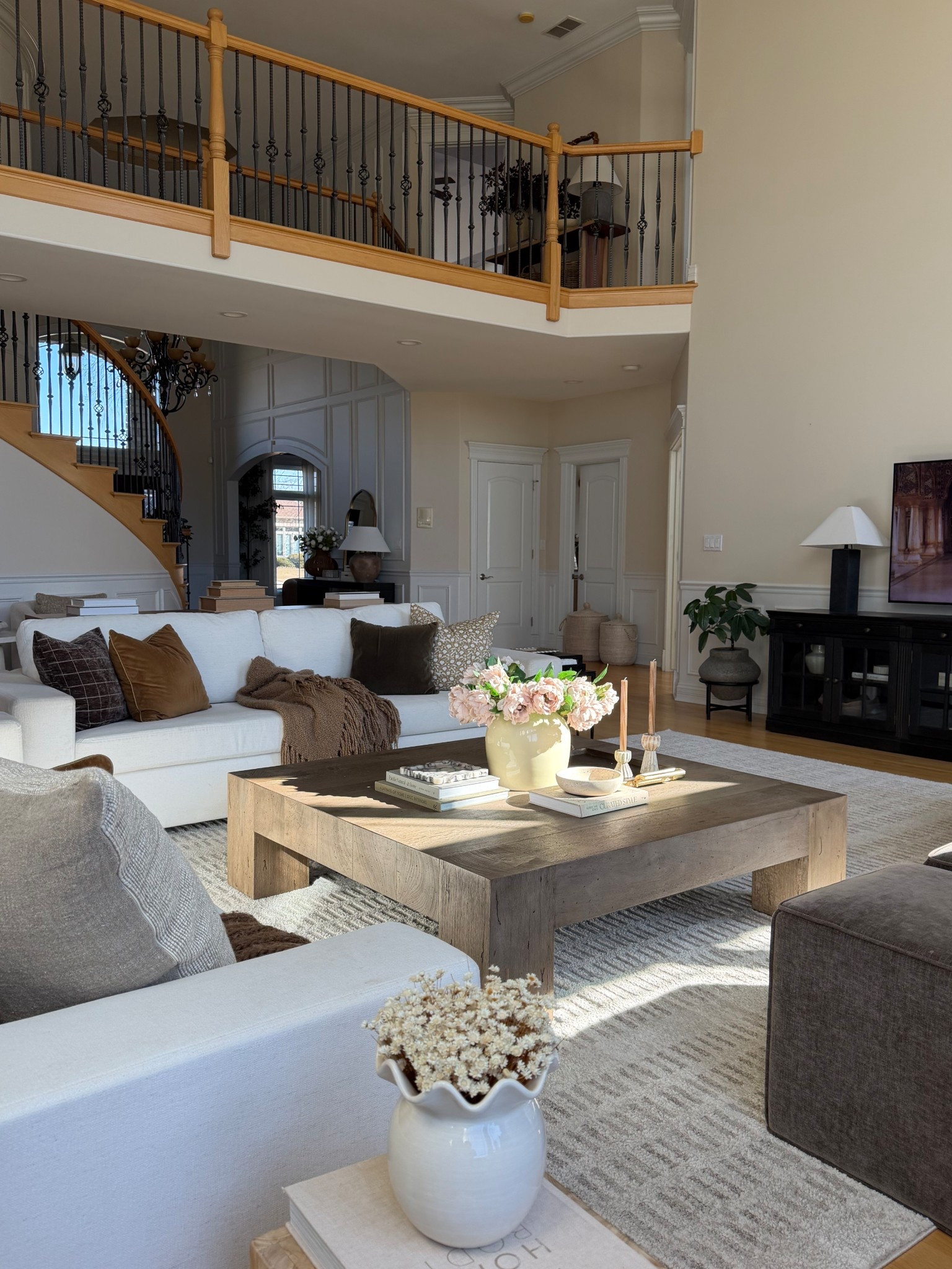 This coffee table is what pulled the whole room together 🤍
The shape, tone, and scale make such a difference.

Linking it here on LTK.

#LTKHome #LTKSaleAlert