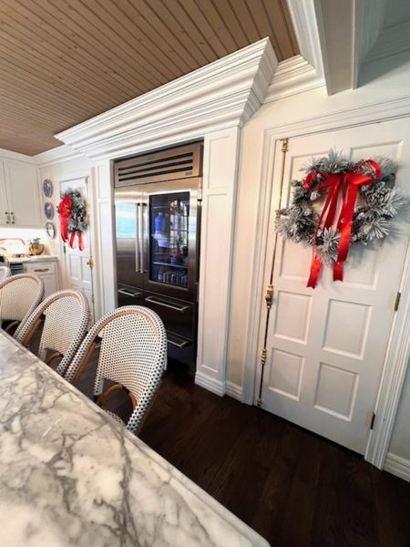 Christmas wreaths under $20 | holiday looks | kitchen decorations | home design | seasonal decor 

#LTKHoliday #LTKhome #LTKSeasonal