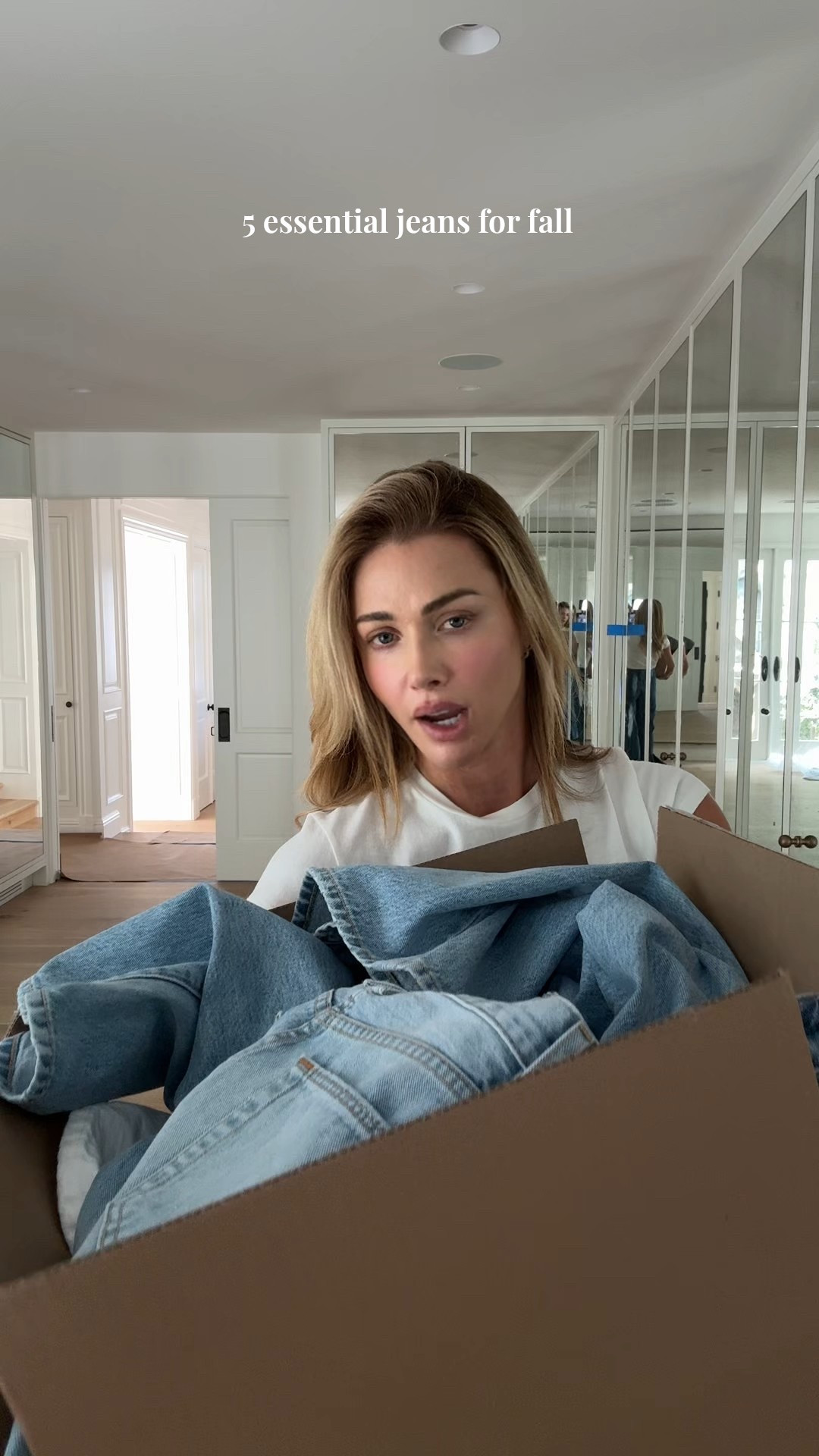 5 essential jeans for fall 🩵

1. AGOLDE low slung baggy 
2. Slvrlake Grace
3. AGOLDE Harper mid rise 
4. Slvrlake London
5. AGOLDE low curve 