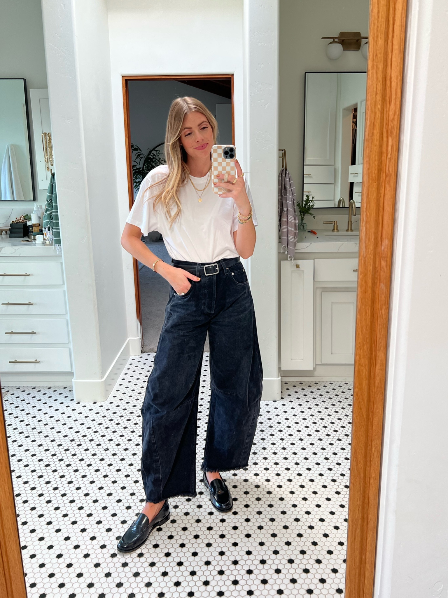 How to style the horseshoe, barrel jeans 