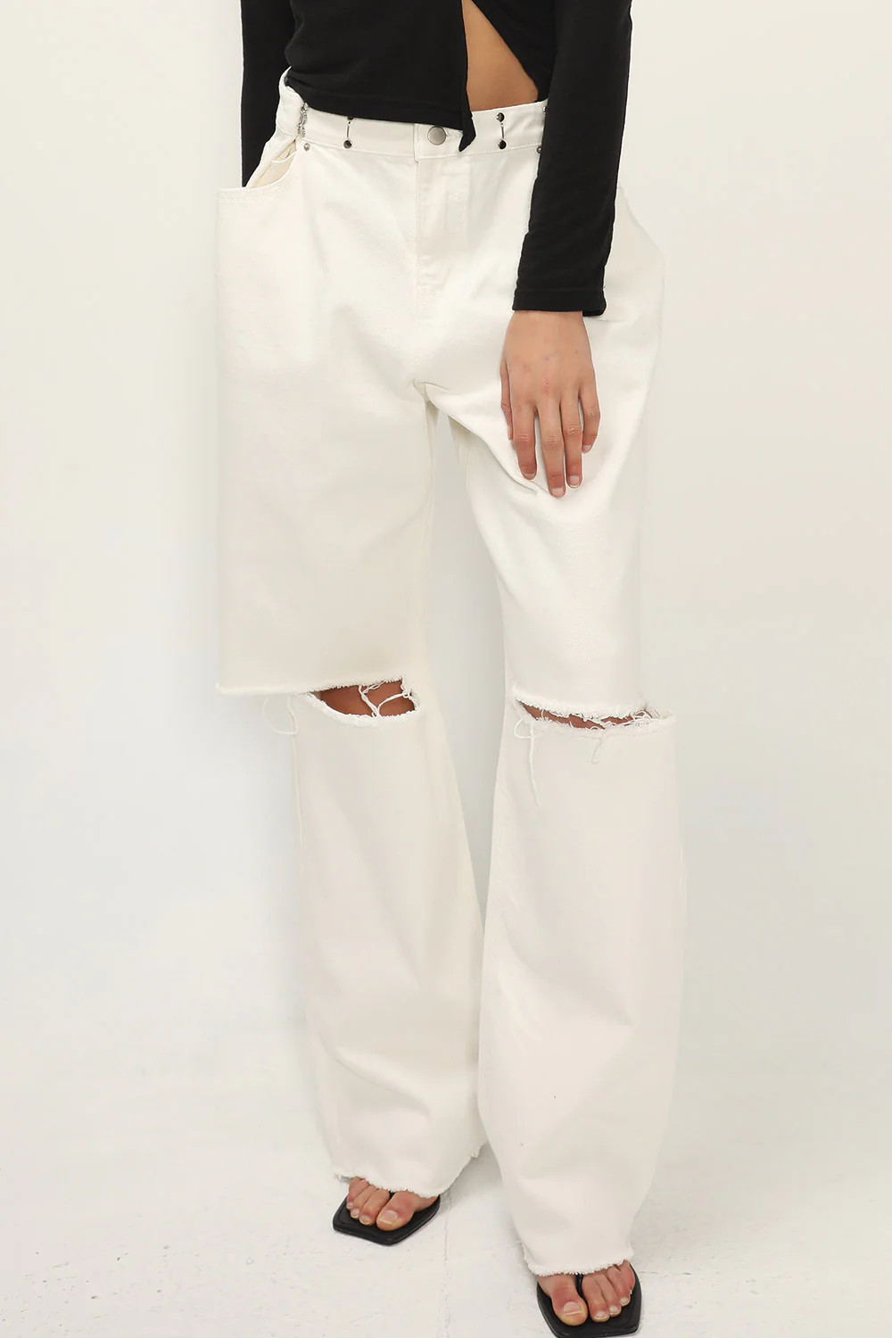 Vera Slash Cutout Jeans | Storets (Global)