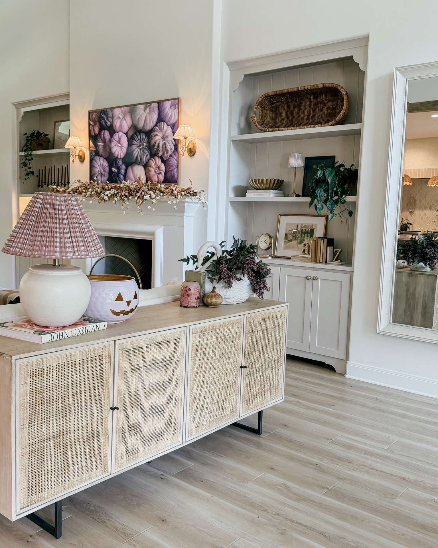 I’m so excited to finally share a little Fall Home Tour with you!

I kept things pretty simple this year—lots of warm textures, a few pumpkins, dried florals, and all the cozy little details that make our home feel like home.

Say SHOP and I’ll send you the links to everything I can! 🫶🏻