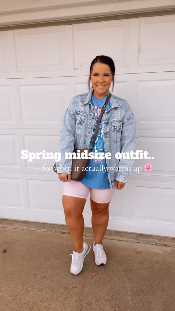 Midsize spring fit 💖

Graphic tee on my TikTok 

#LTKSeasonal #LTKMidsize #LTKootd