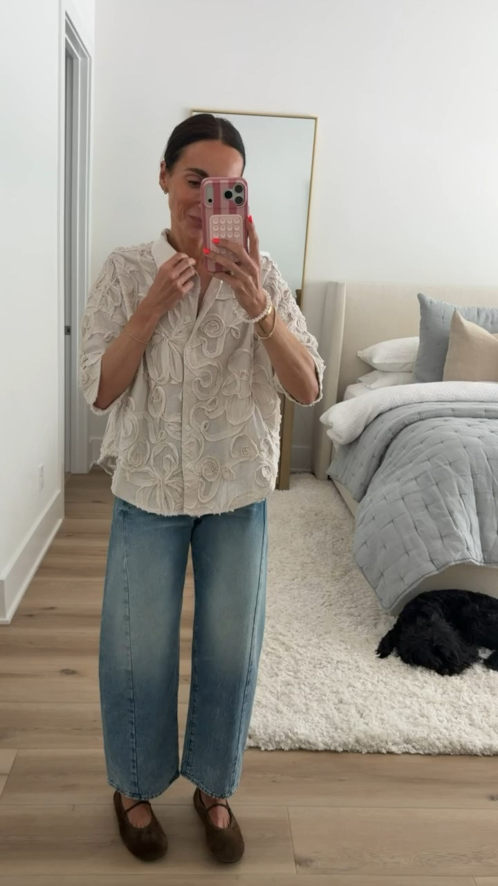 Anthropologie early fall outfit, I'm wearing size XS in blouse, 25 in jeans.