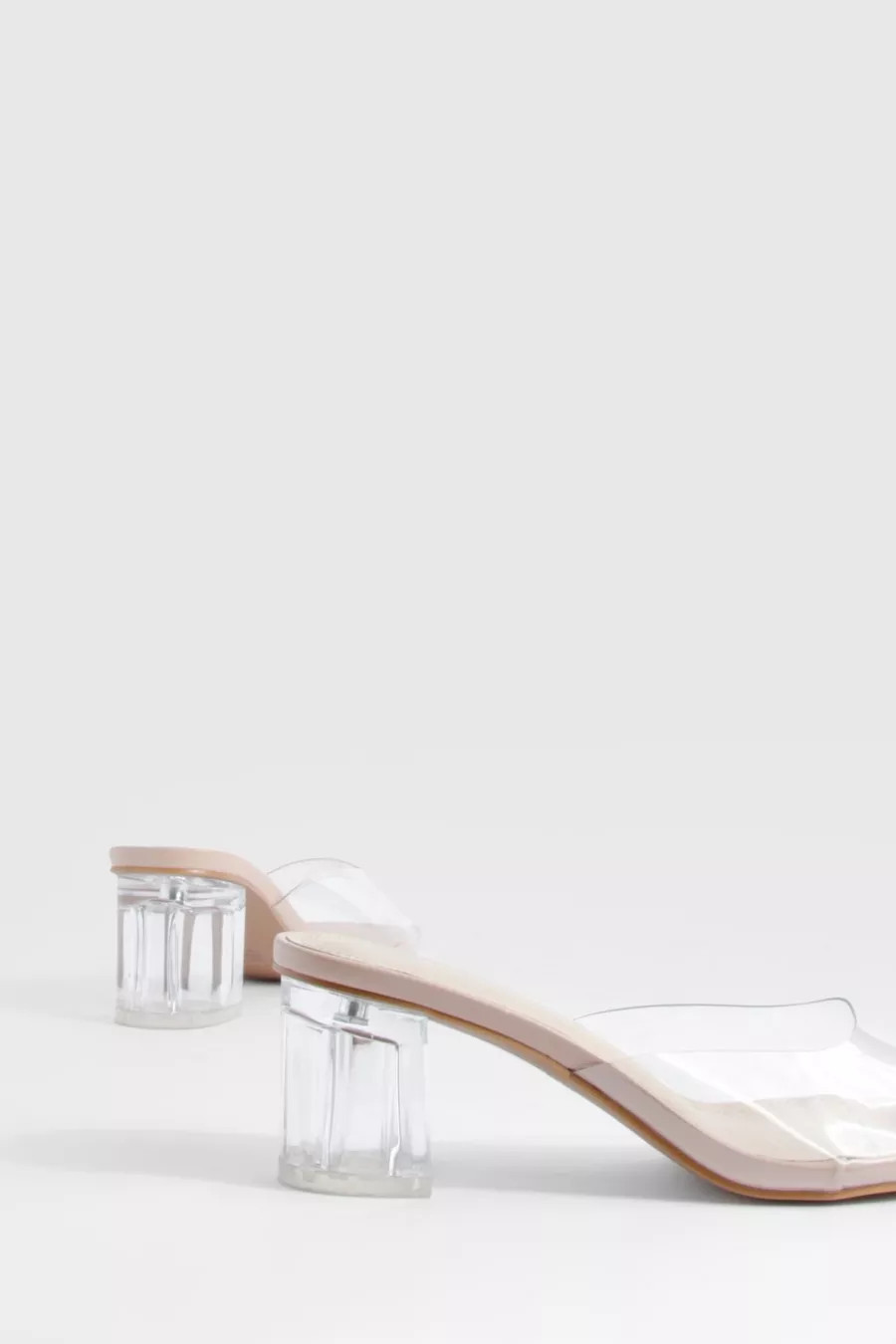 Mules mit transparentem Blockabsatz | Boohoo.com (DE)