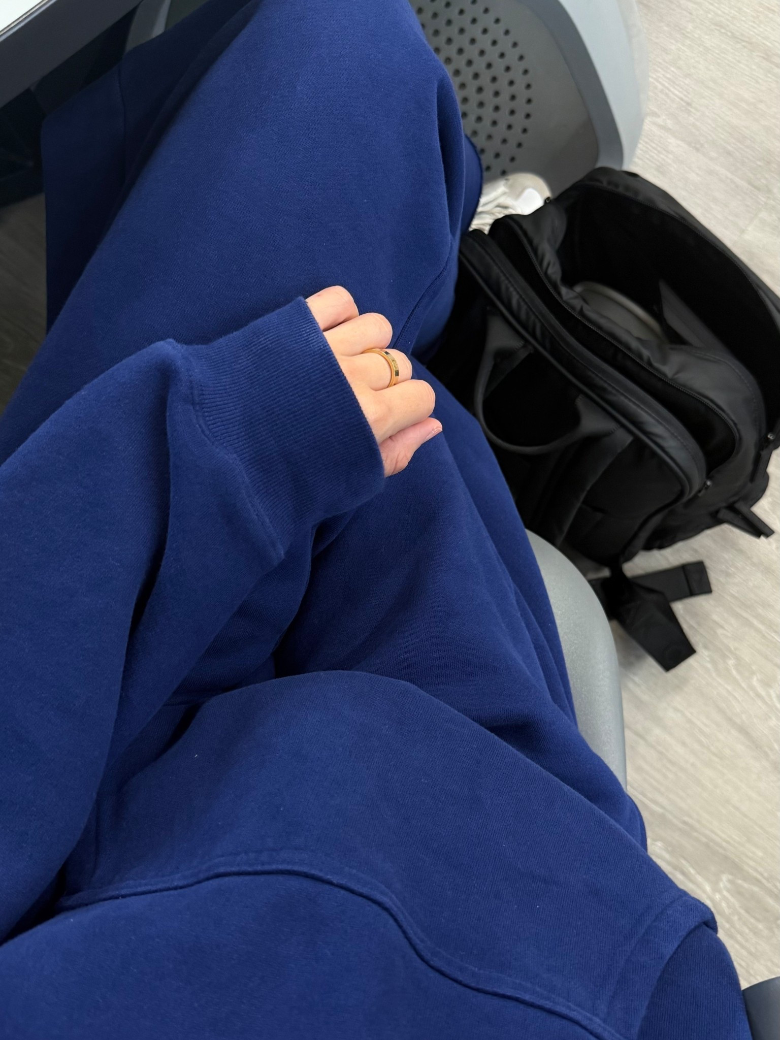 going to class during the winter means a matching sweat set