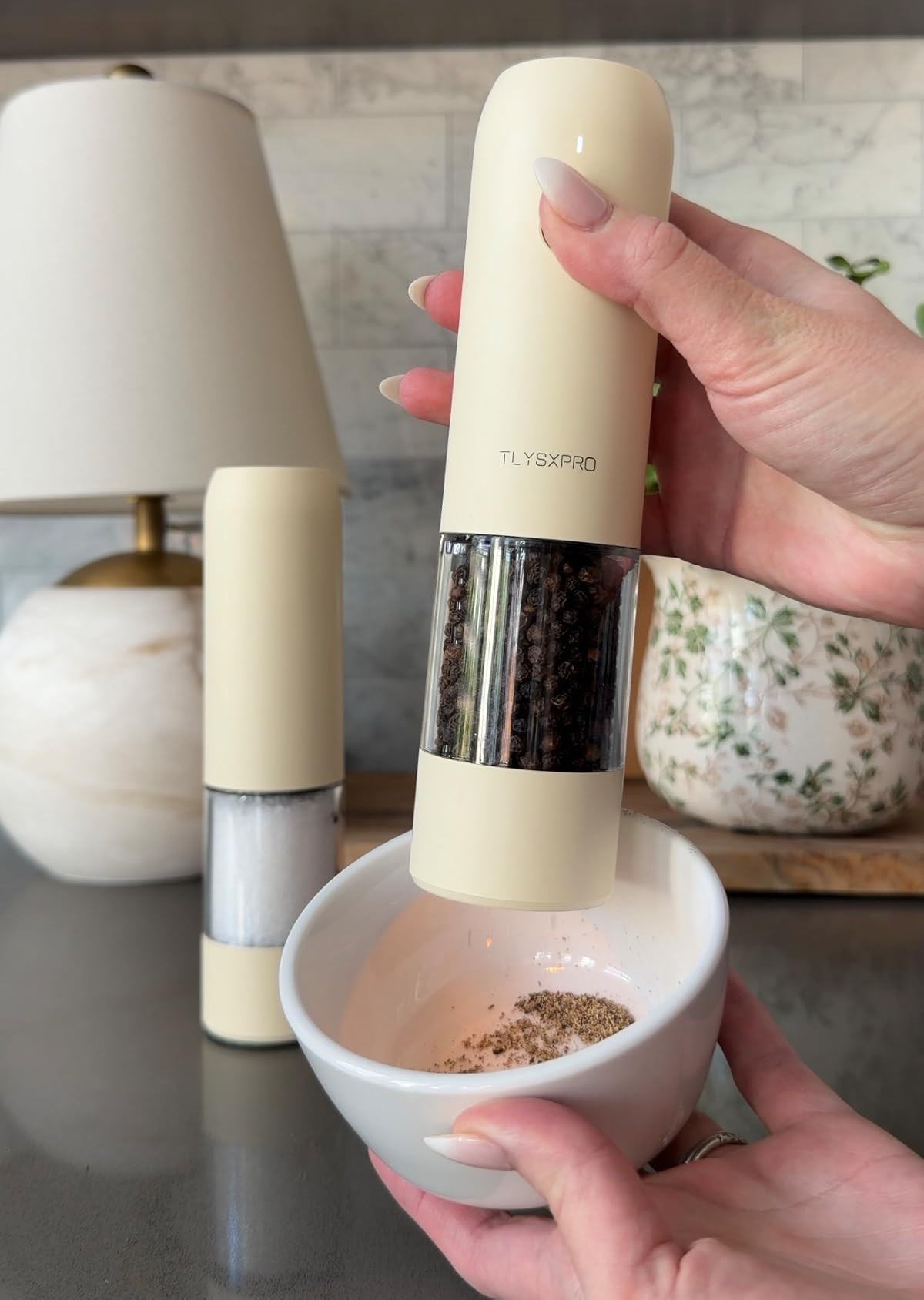 👏 I love how much more fresh the spices taste with these electric grinders! Honestly could use them for more than just salt and pepper!

#kitchengadgets #saltandpepper #electricgrinders #amazon #homefinds #homehacks

#LTKfoodie #LTKHome #LTKdayinmylife